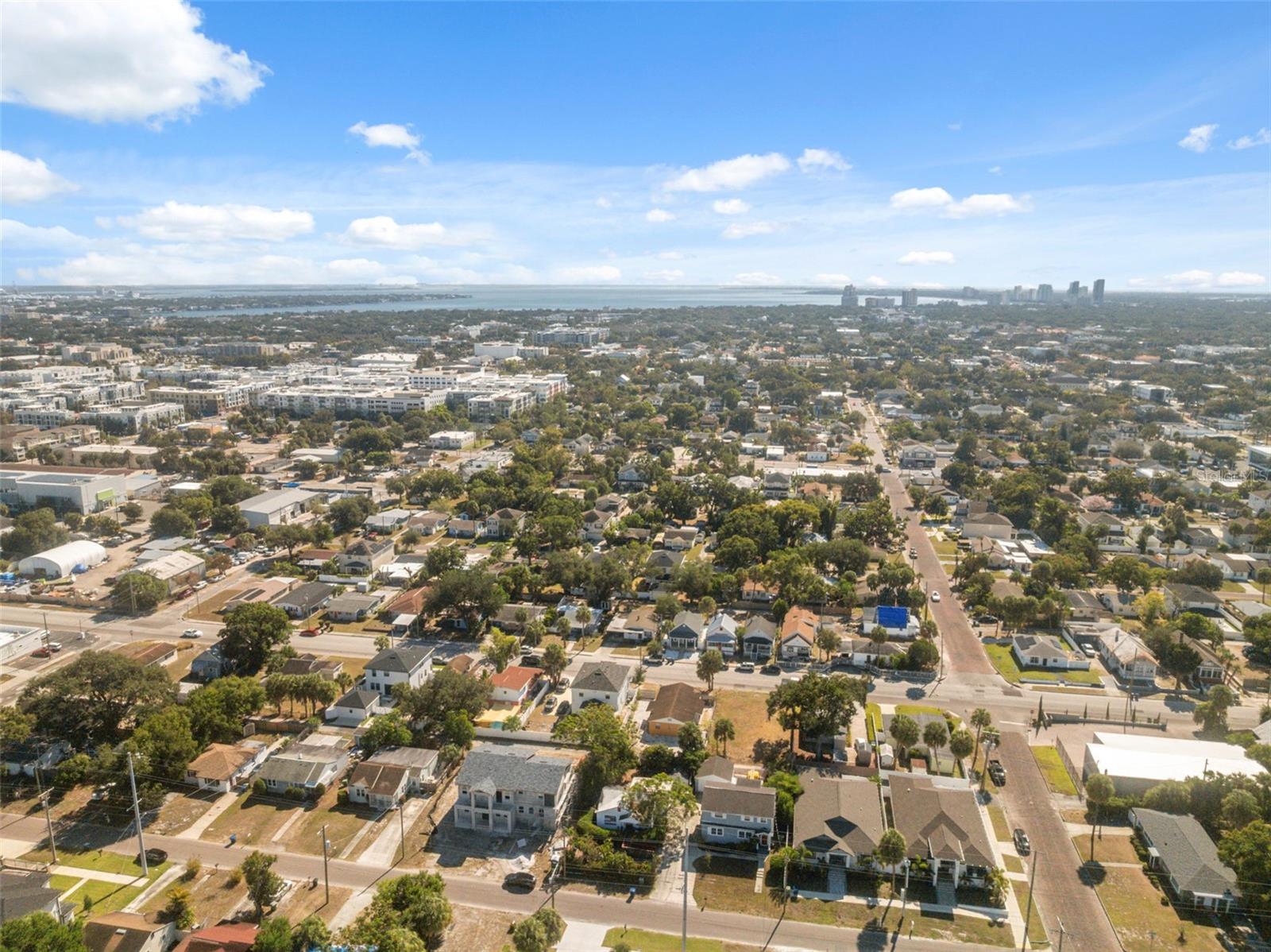 Image 17 of 26 For 1916 Grace Street