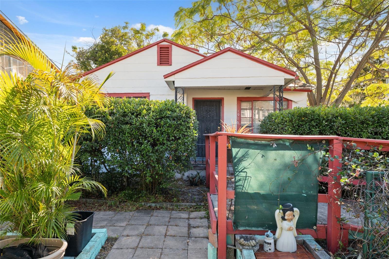 Image 4 of 26 For 1916 Grace Street