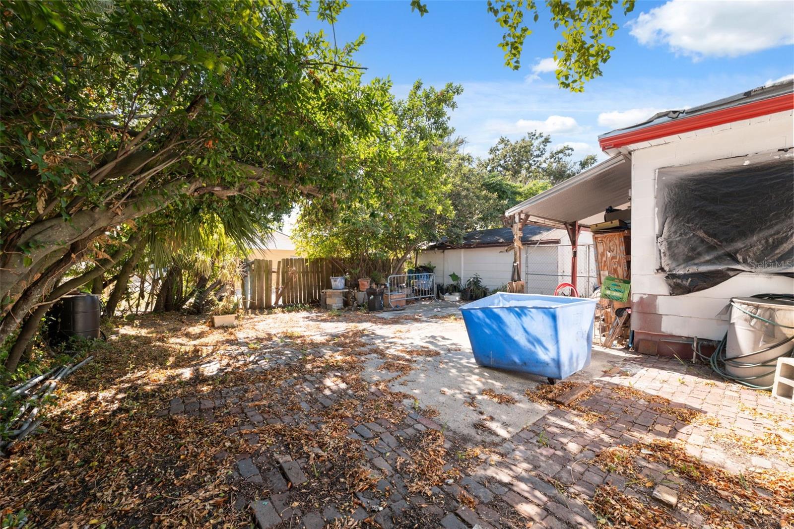 Image 8 of 26 For 1916 Grace Street