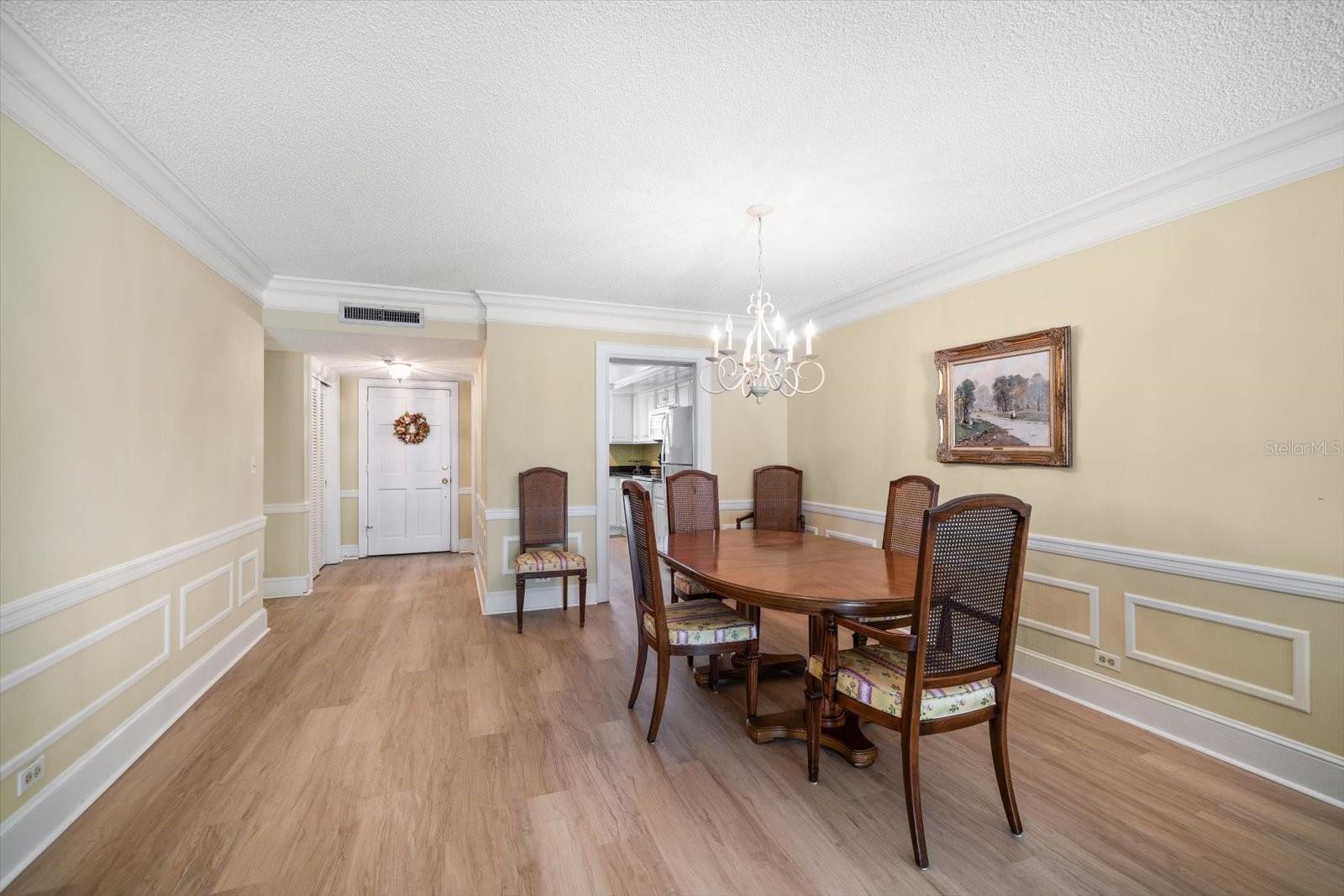 Image 11 of 33 For 131 Bluff View Drive 104