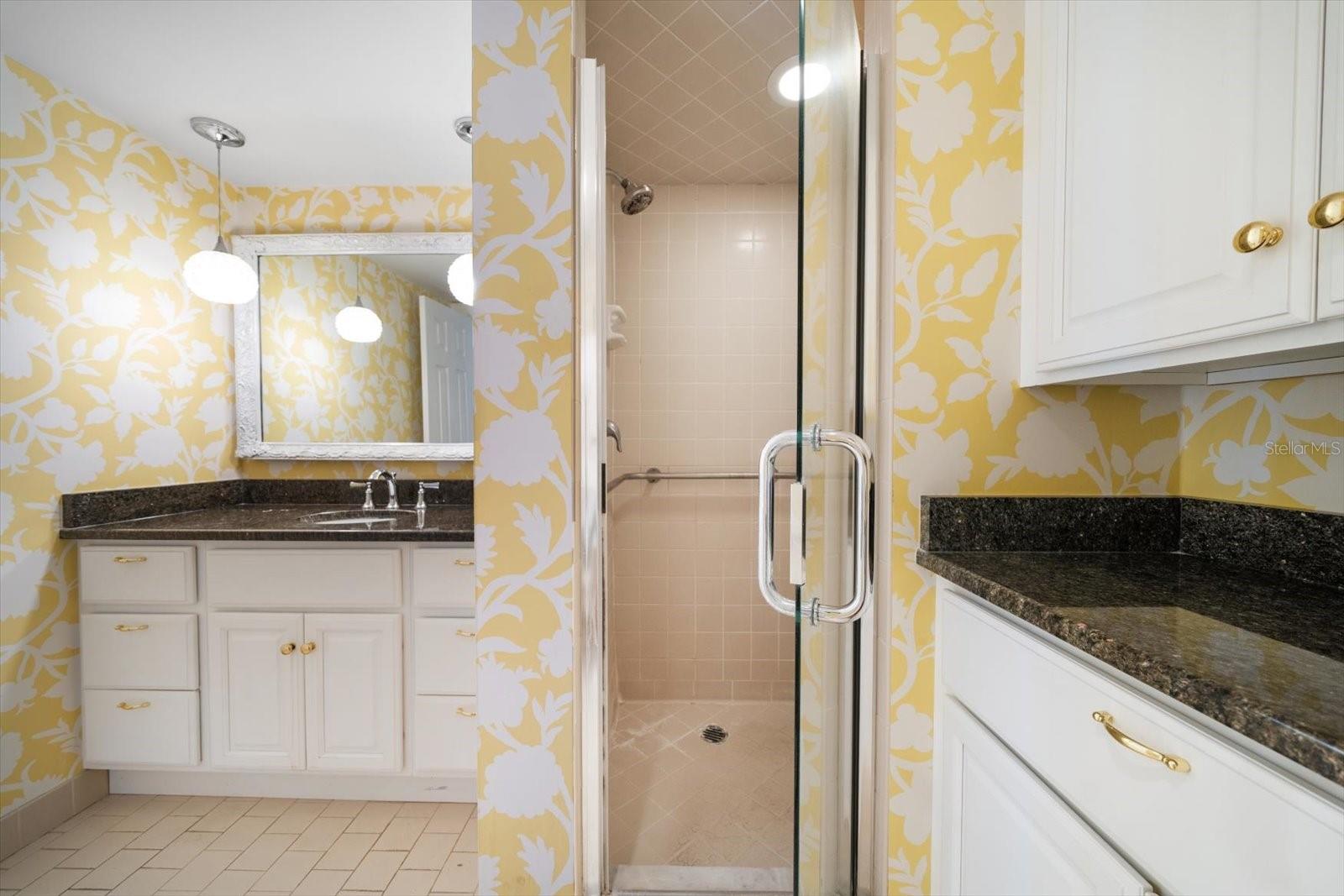 Image 24 of 33 For 131 Bluff View Drive 104