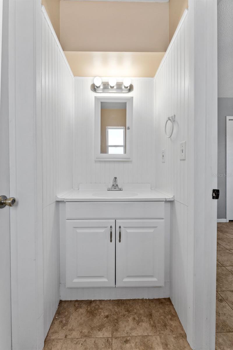 Image 18 of 37 For 1358 Tuscola Street