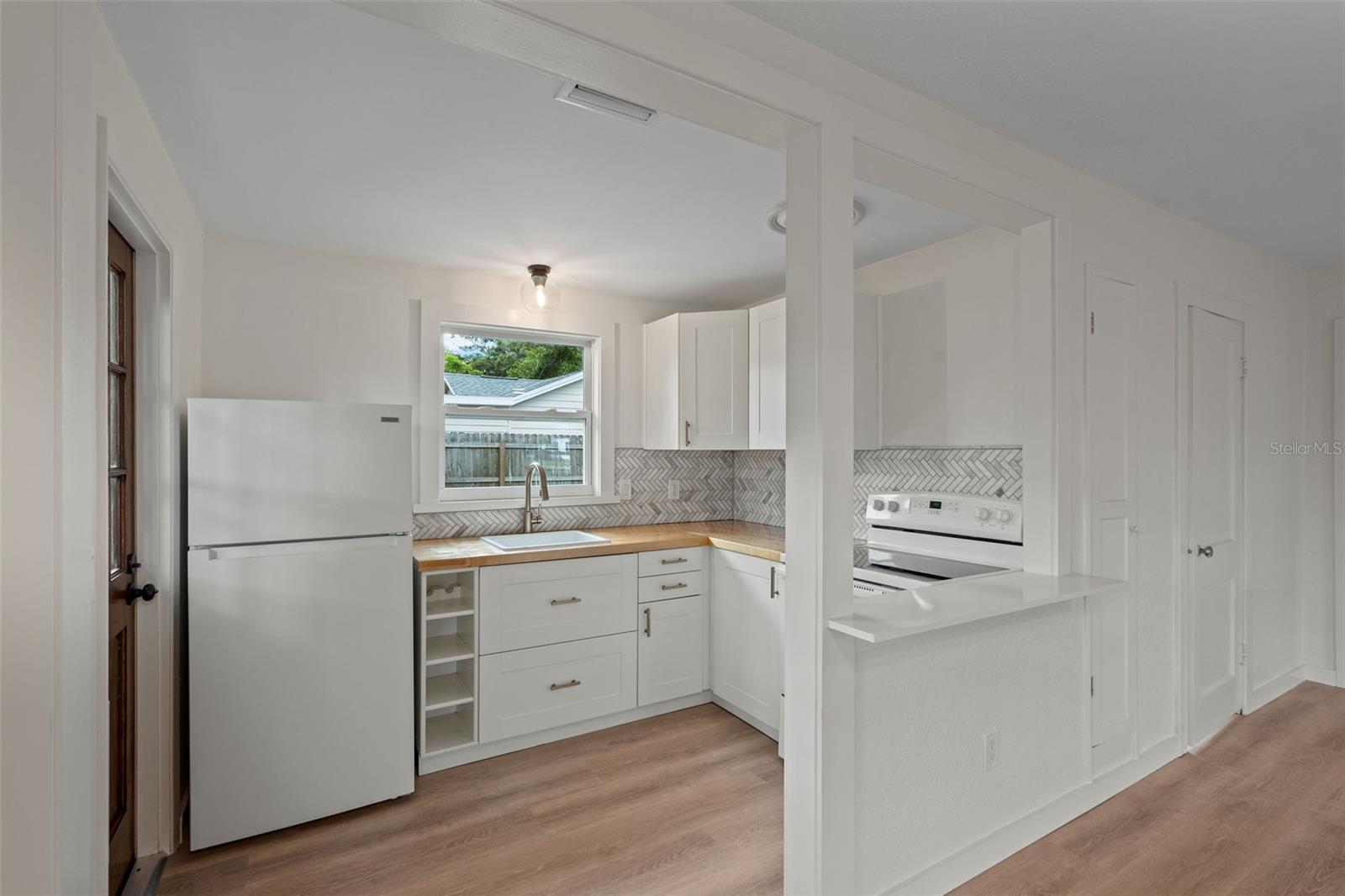 Image 4 of 13 For 1381 Hibiscus Street