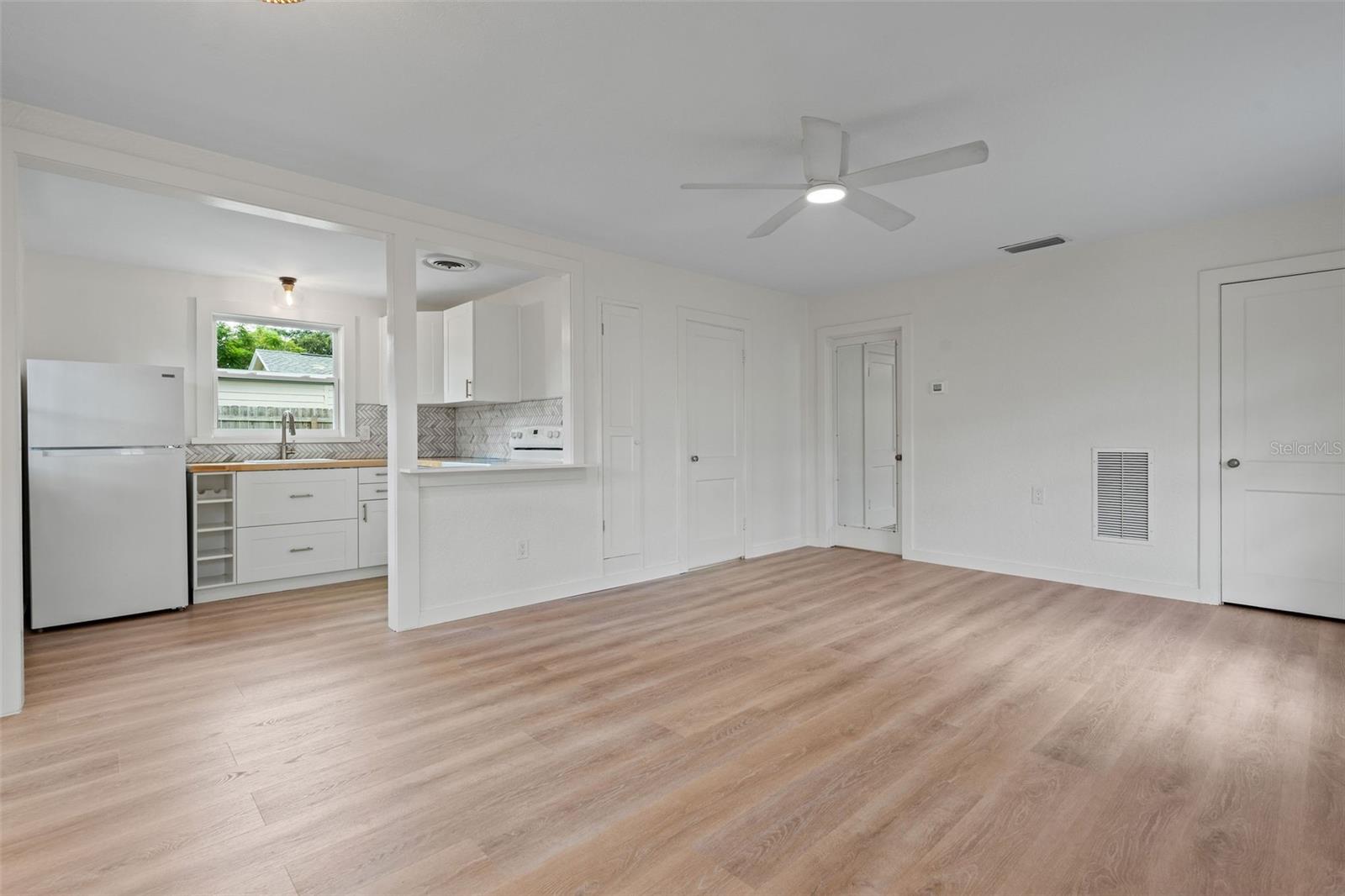 Image 6 of 13 For 1381 Hibiscus Street