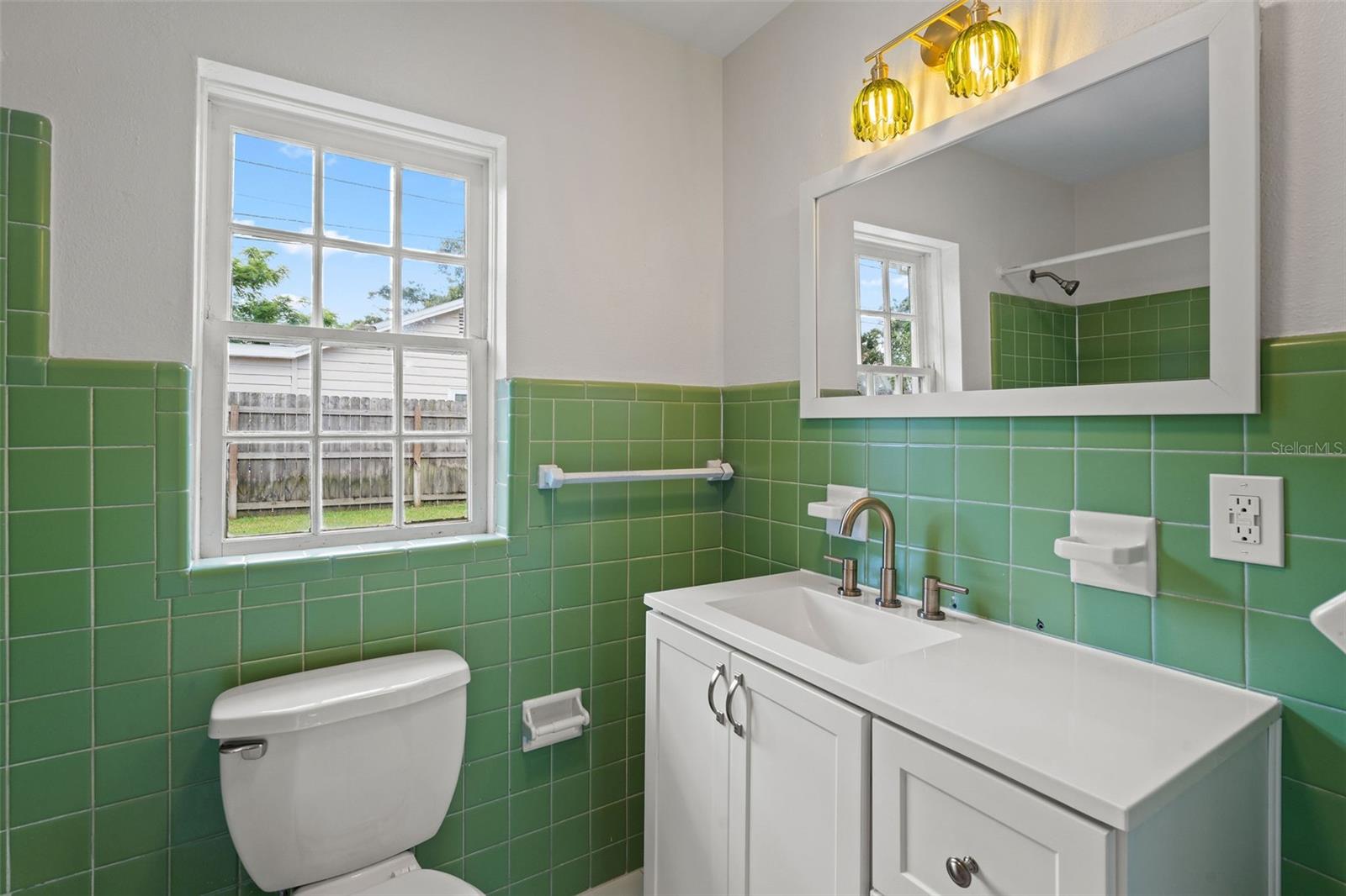 Image 8 of 13 For 1381 Hibiscus Street