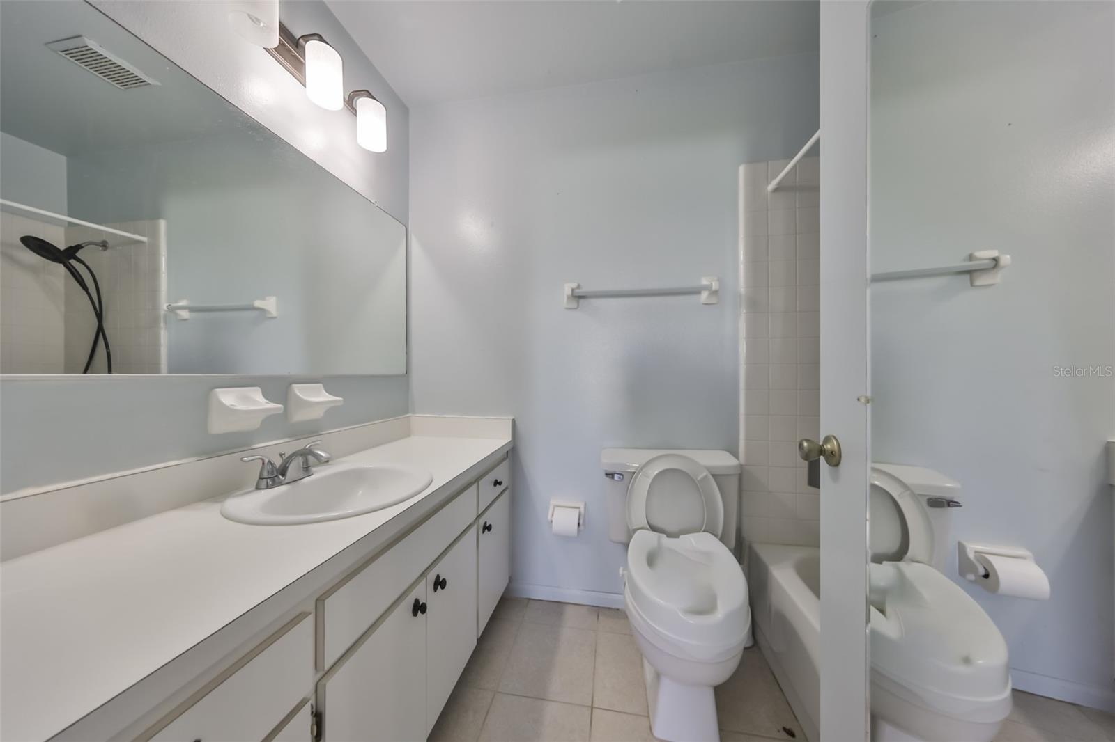 Image 16 of 37 For 1902 Dandridge Street 20