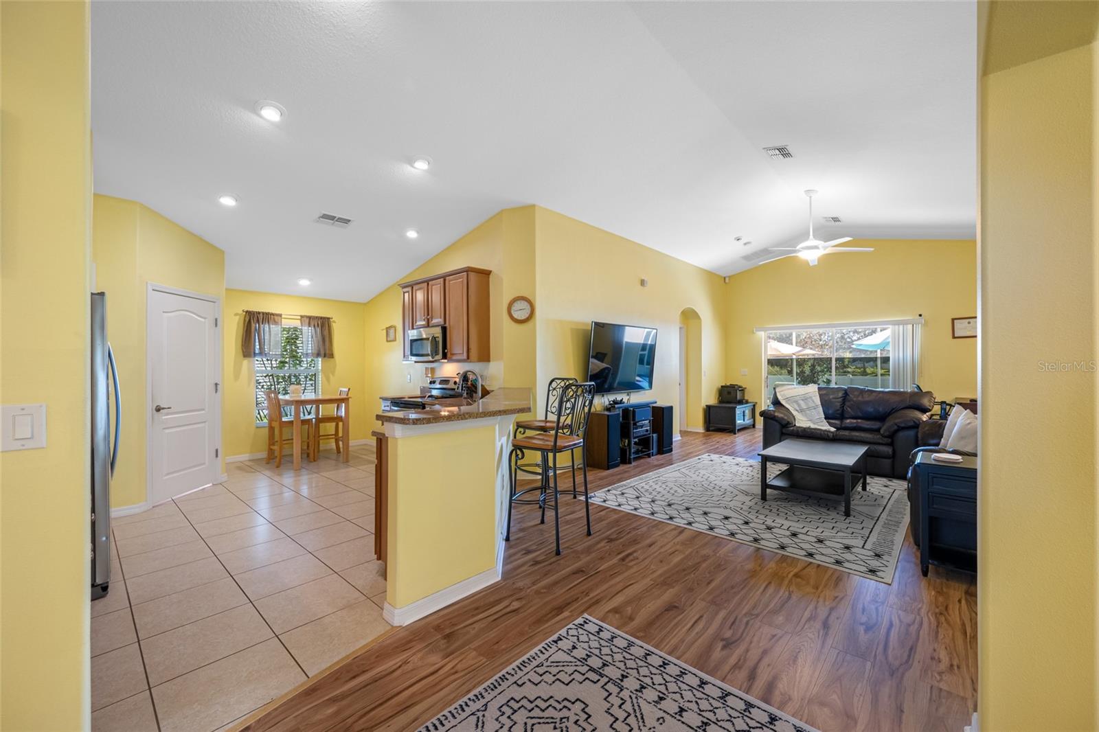 Image 10 of 69 For 13730 Royston Bend