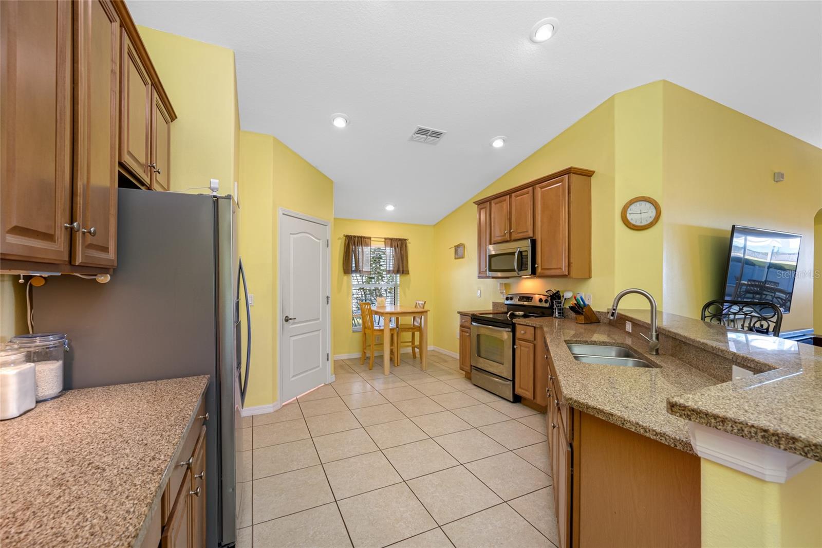 Image 12 of 69 For 13730 Royston Bend