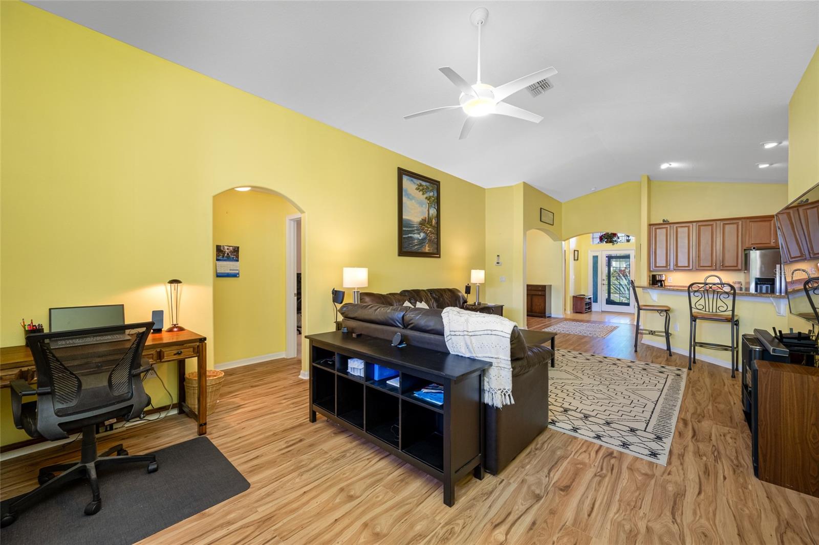 Image 17 of 69 For 13730 Royston Bend