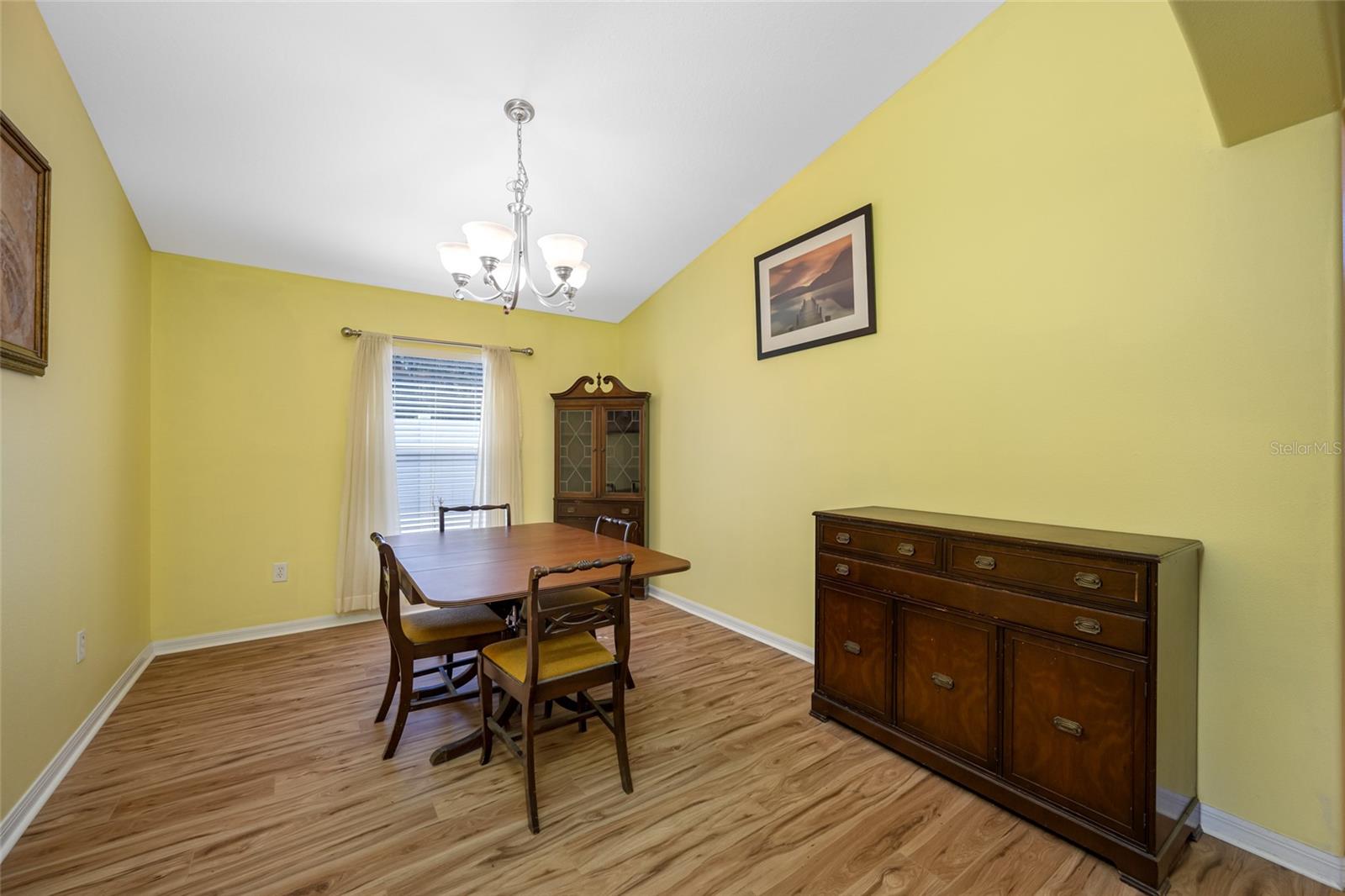 Image 19 of 69 For 13730 Royston Bend