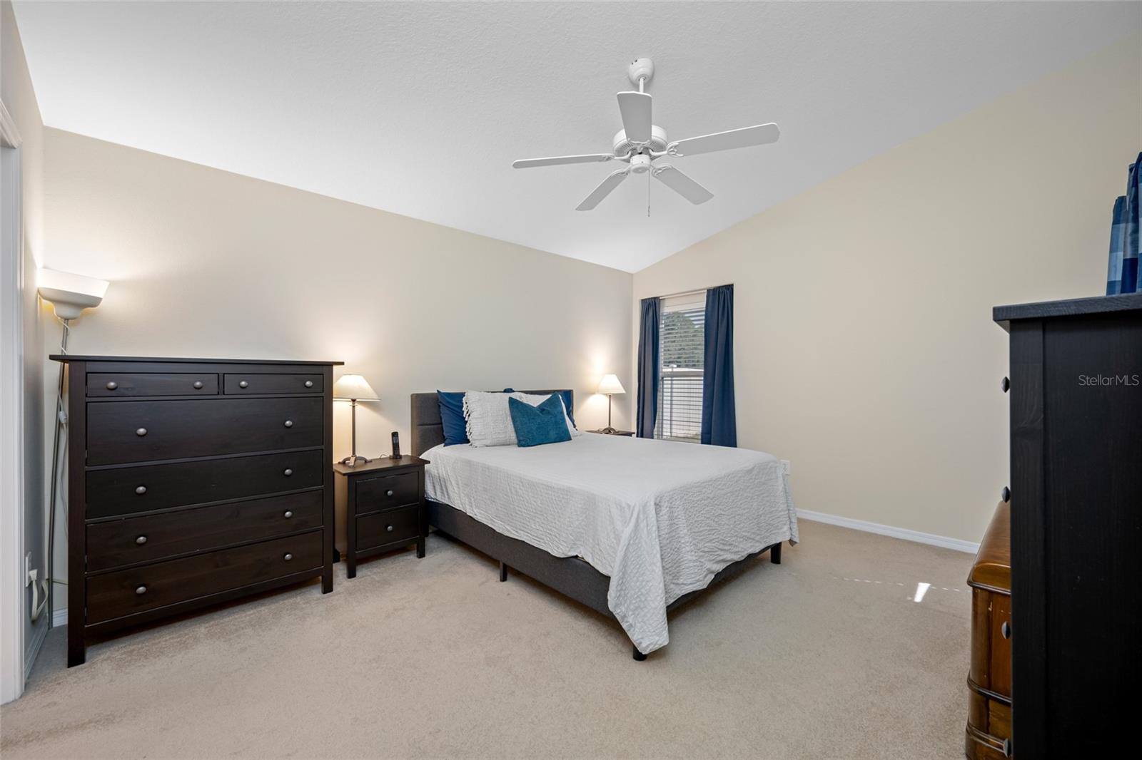 Image 22 of 69 For 13730 Royston Bend