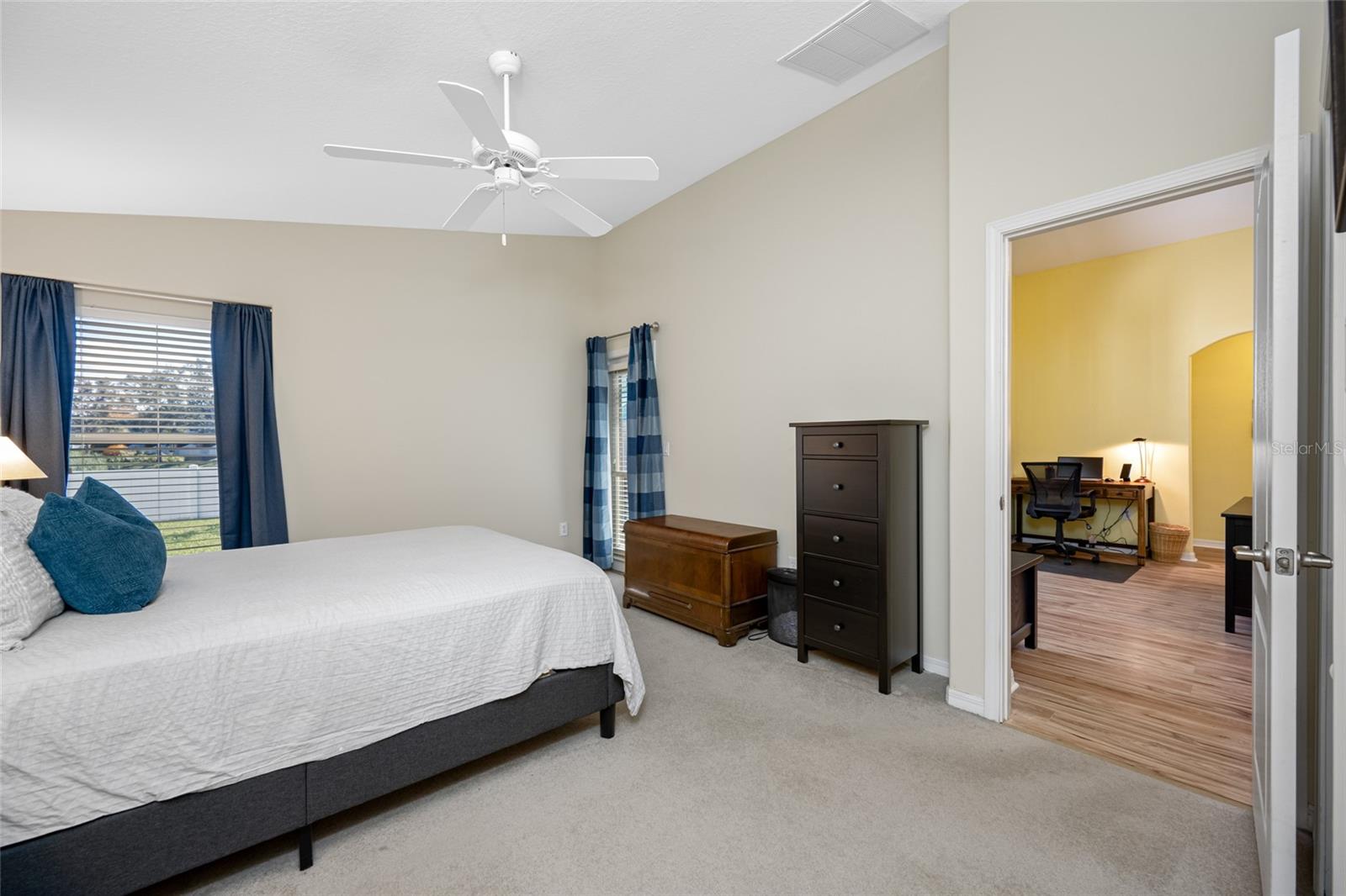 Image 23 of 69 For 13730 Royston Bend