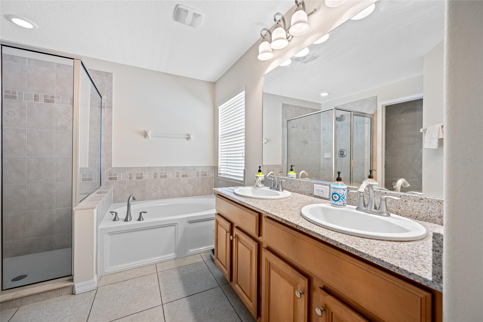 Image 26 of 69 For 13730 Royston Bend