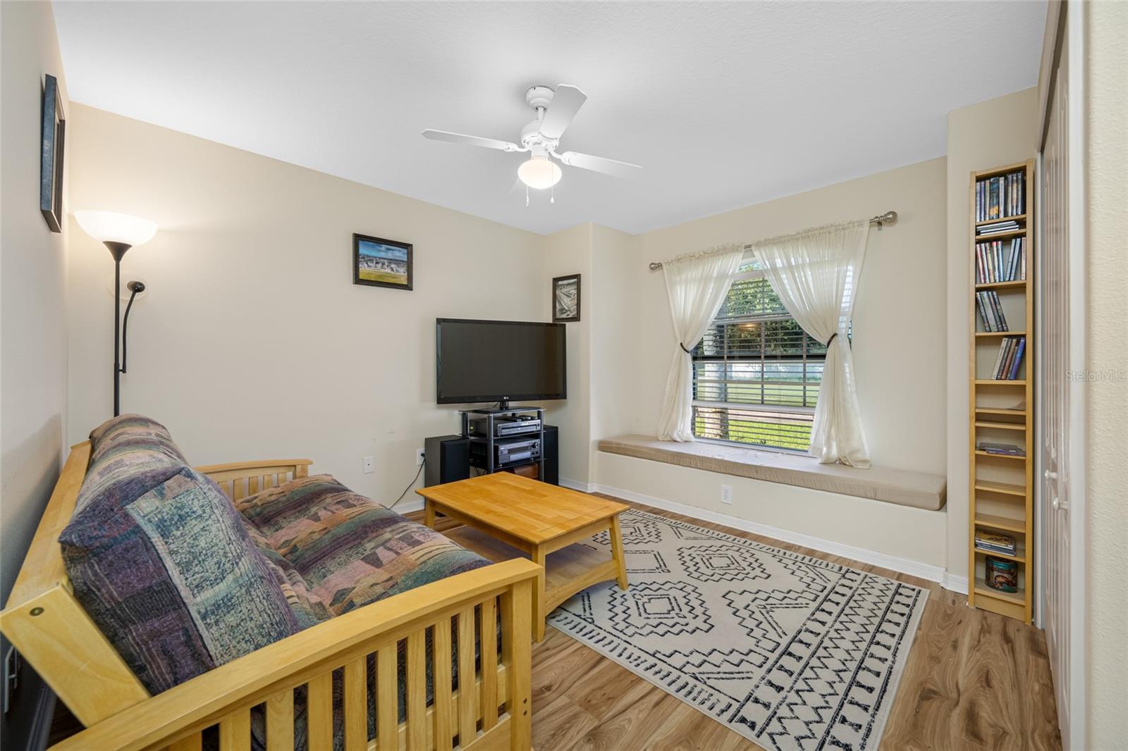 Image 30 of 69 For 13730 Royston Bend