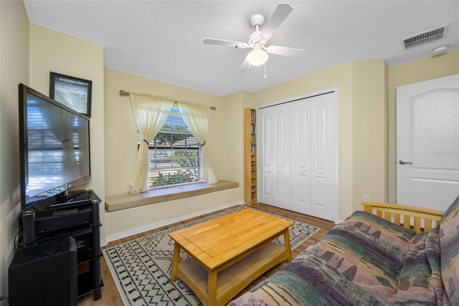 Image 32 of 69 For 13730 Royston Bend