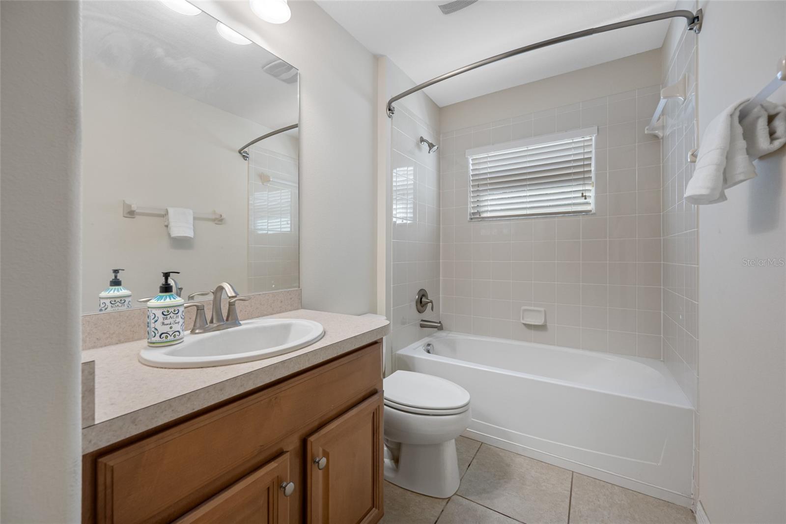 Image 33 of 69 For 13730 Royston Bend