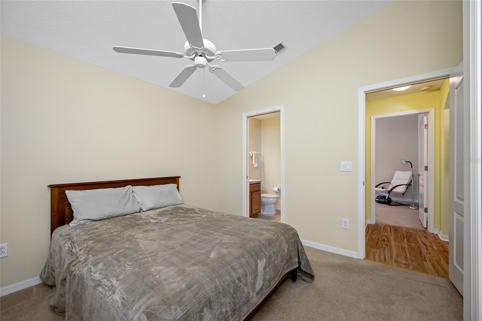 Image 40 of 69 For 13730 Royston Bend