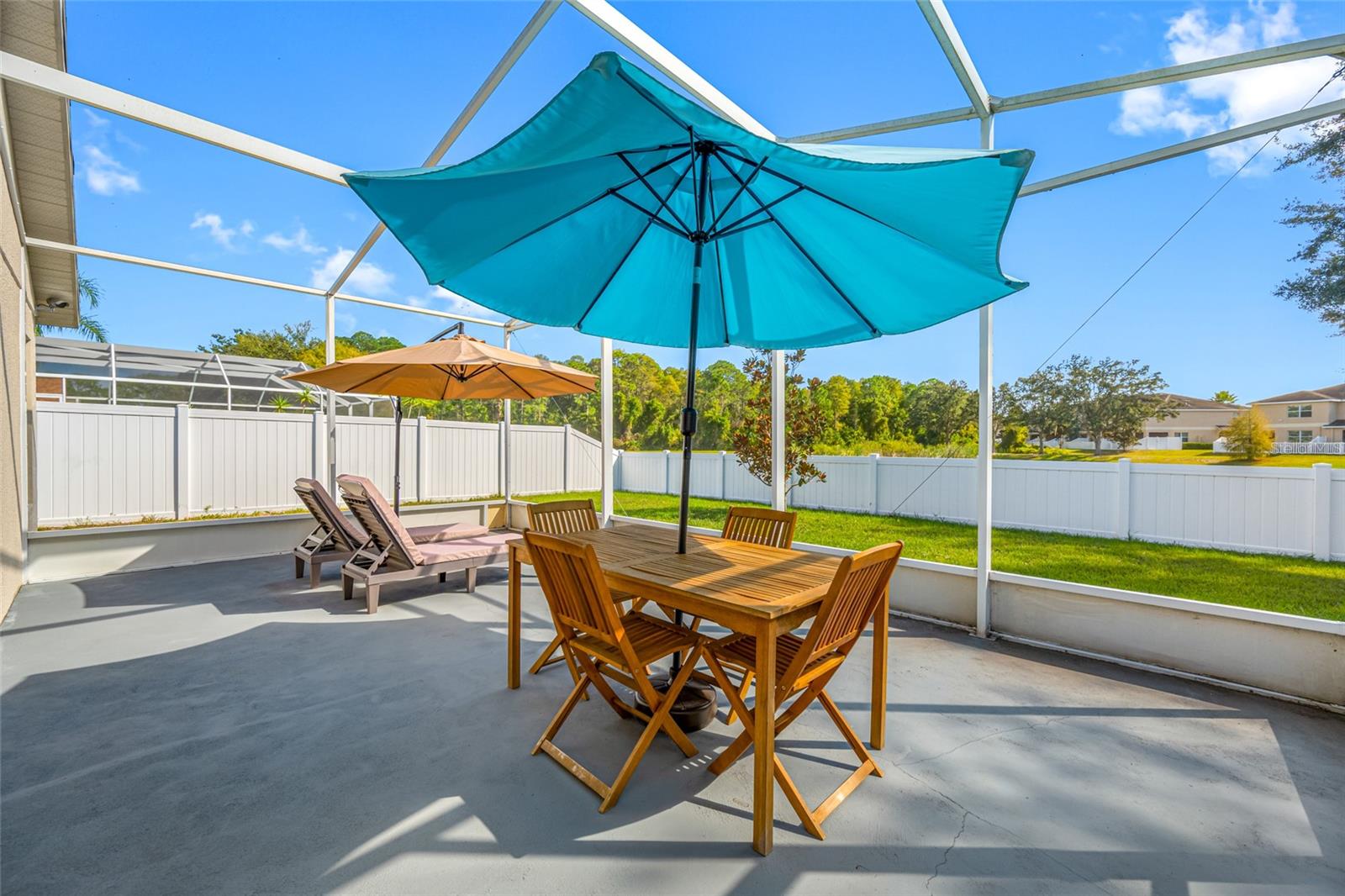 Image 45 of 69 For 13730 Royston Bend