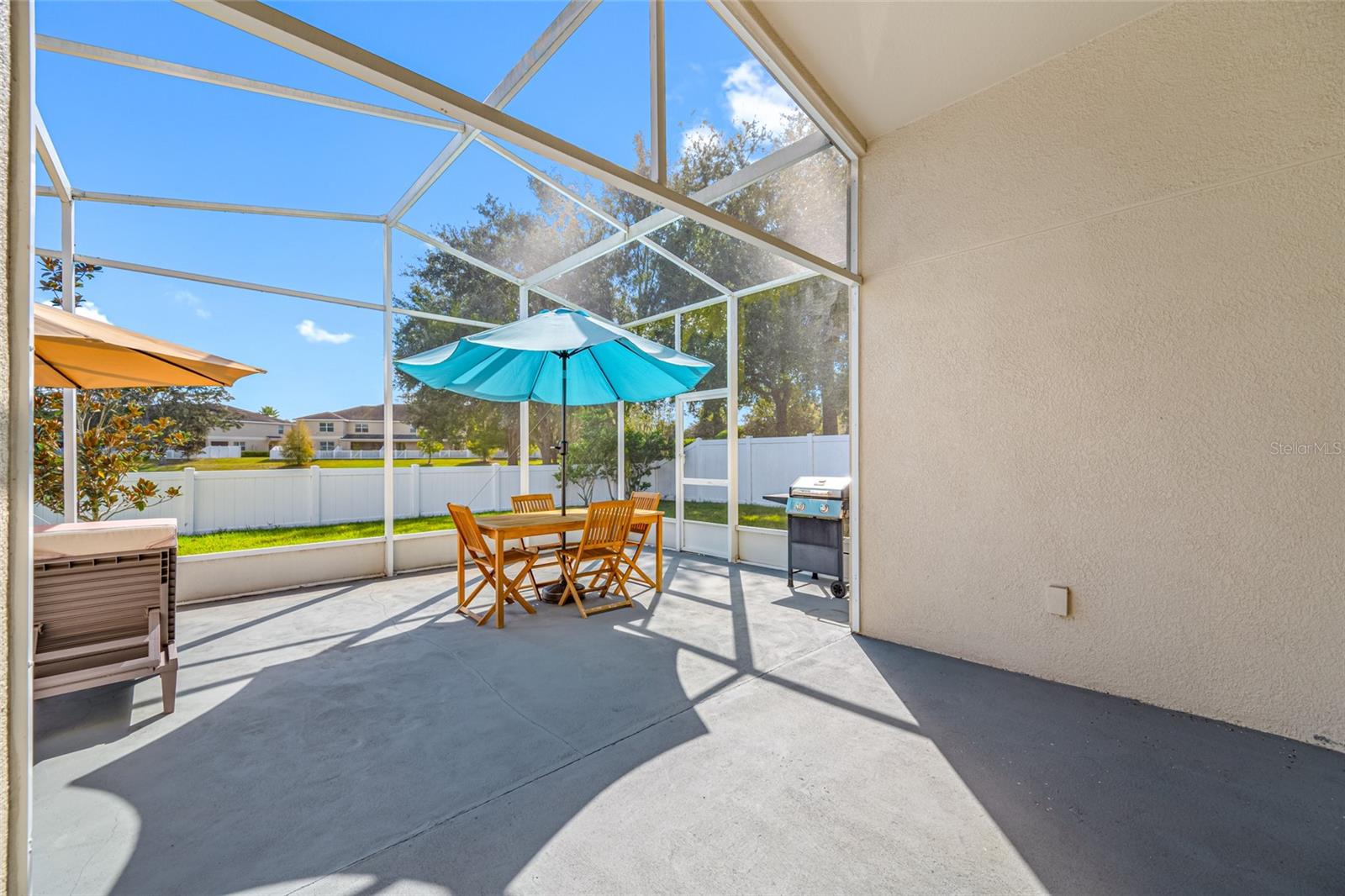 Image 46 of 69 For 13730 Royston Bend