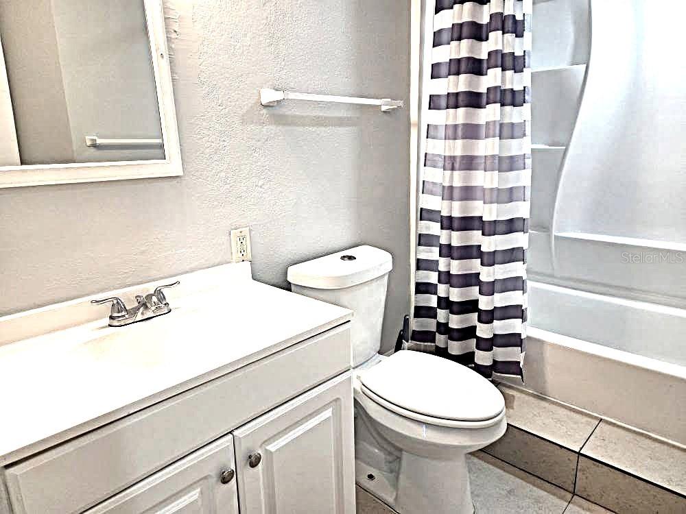 Image 11 of 29 For 6886 49th Avenue N