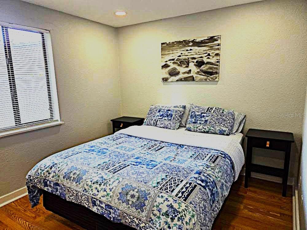 Image 14 of 29 For 6886 49th Avenue N