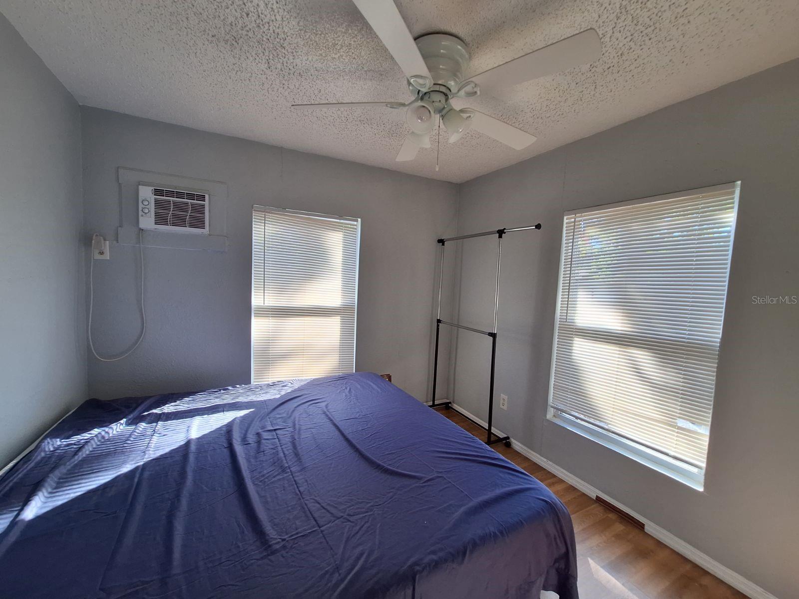 Image 23 of 29 For 6886 49th Avenue N