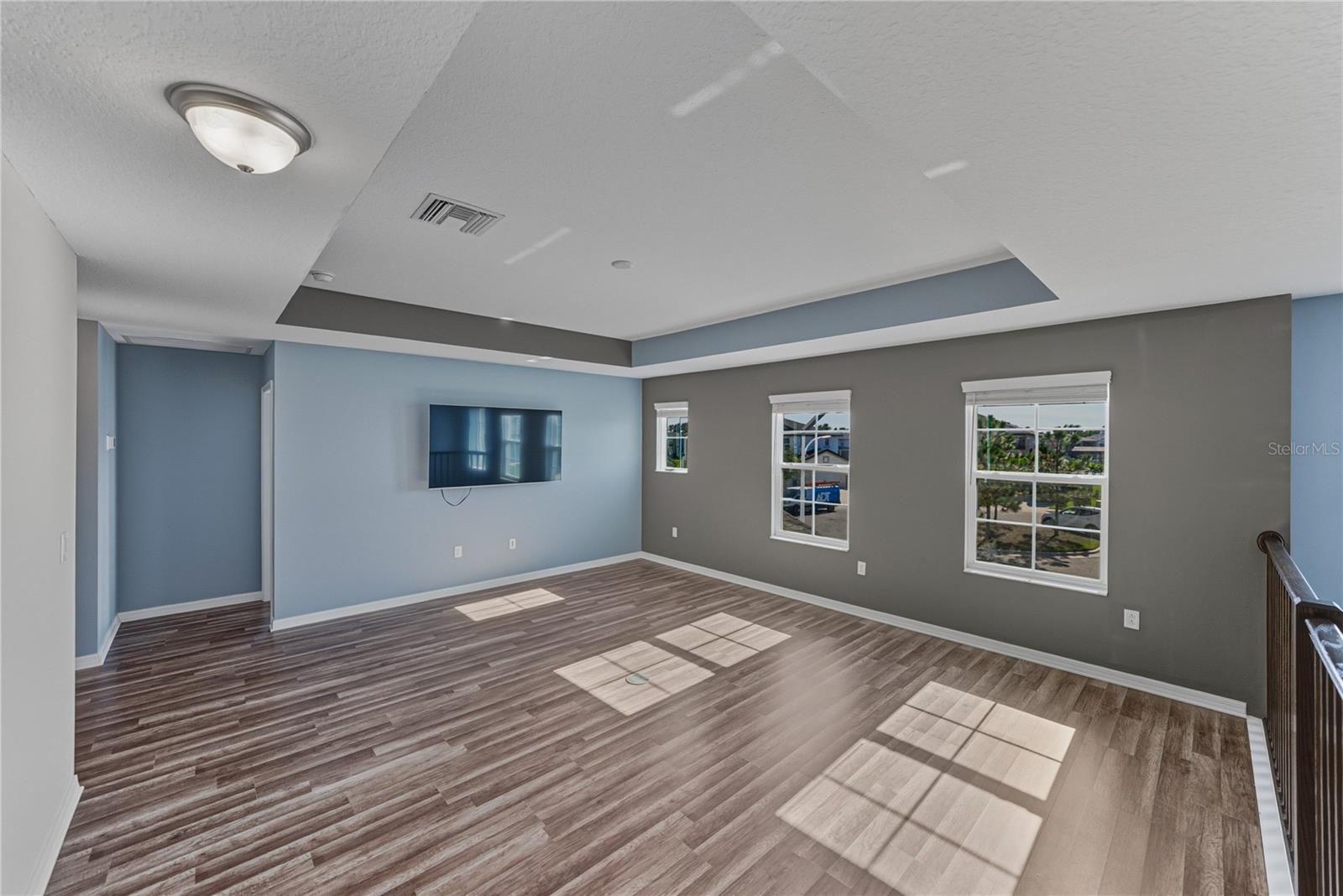 Image 29 of 76 For 7628 Surf Reed Way