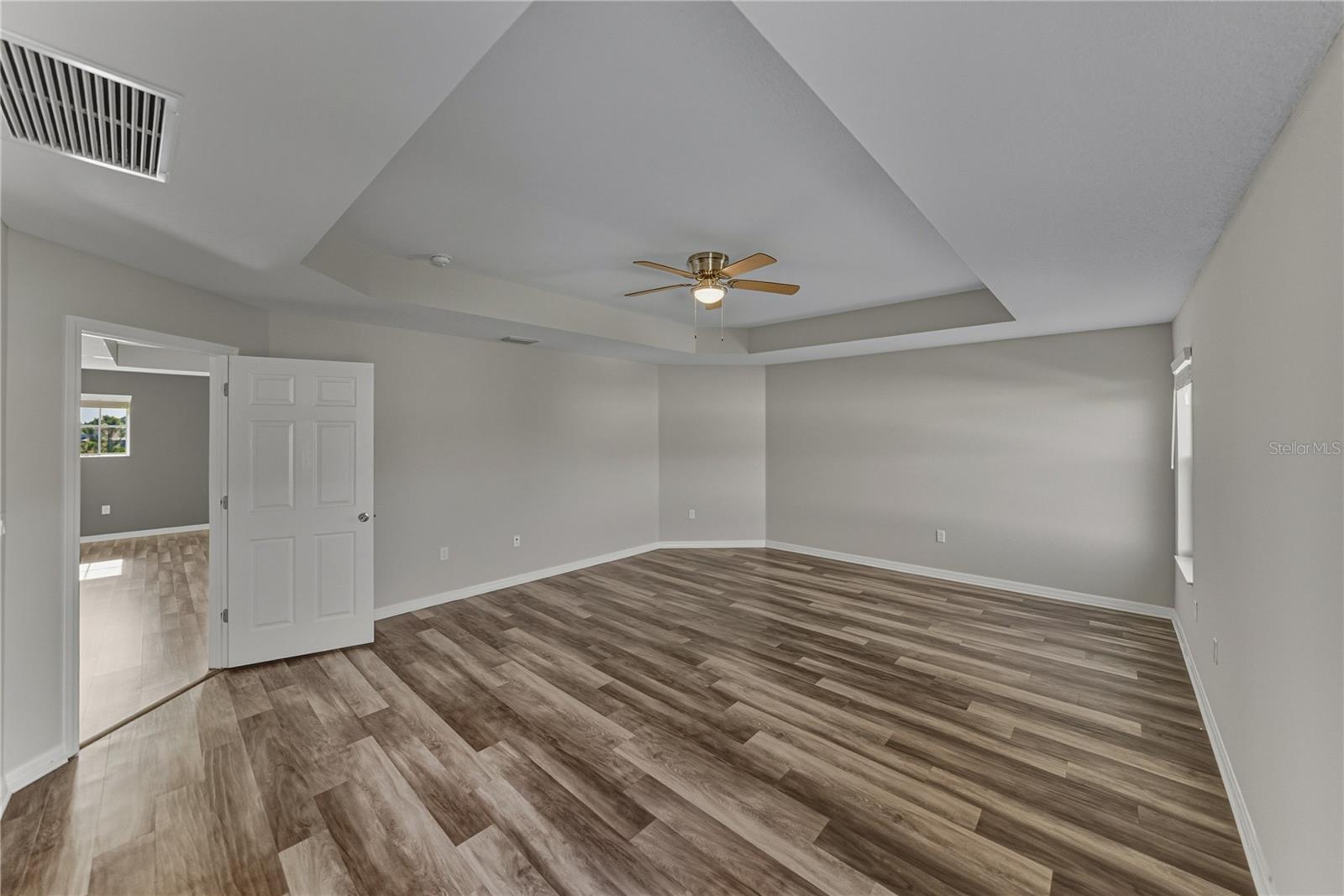 Image 32 of 76 For 7628 Surf Reed Way