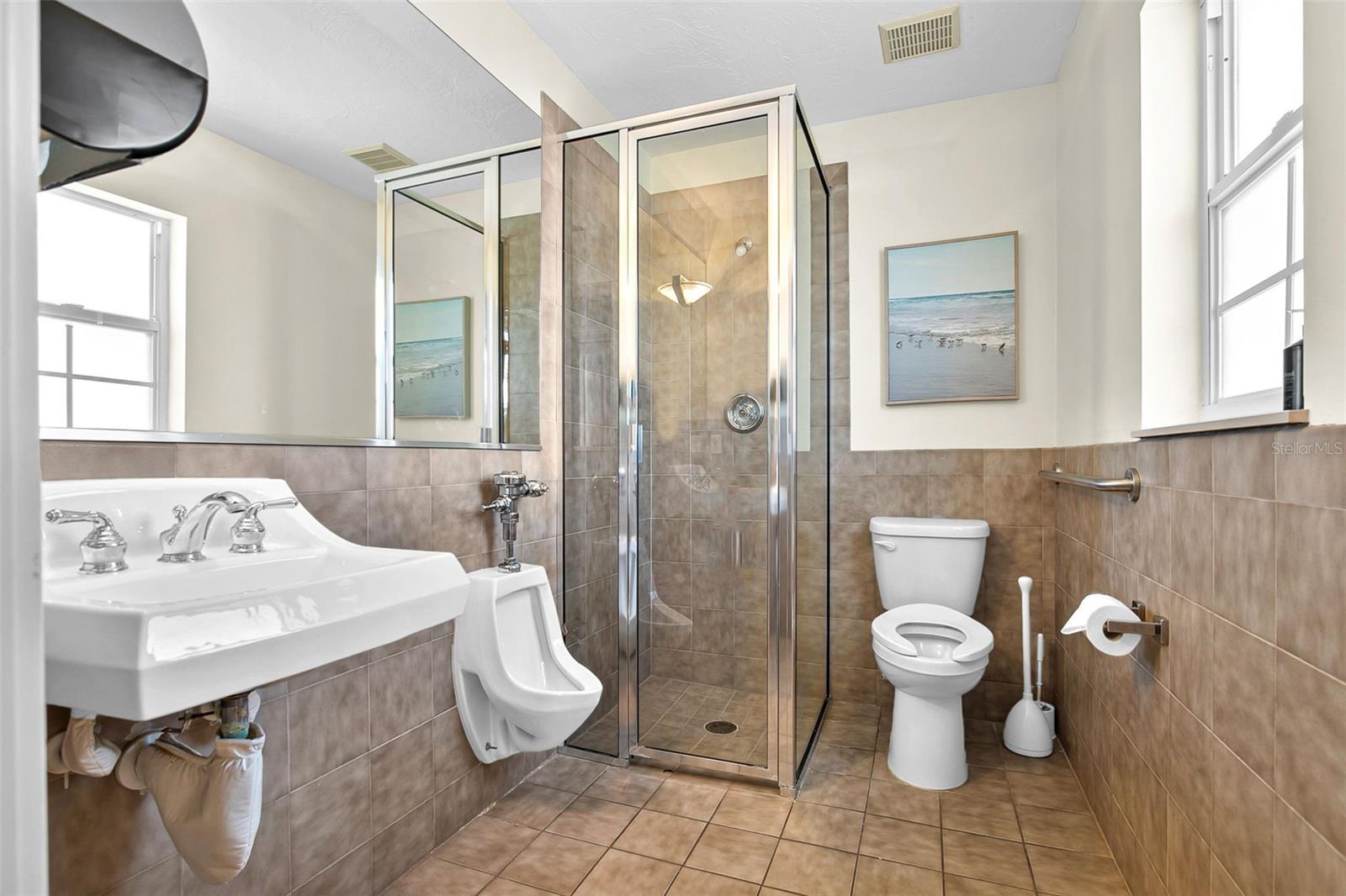 Image 23 of 65 For 525 8th Street W