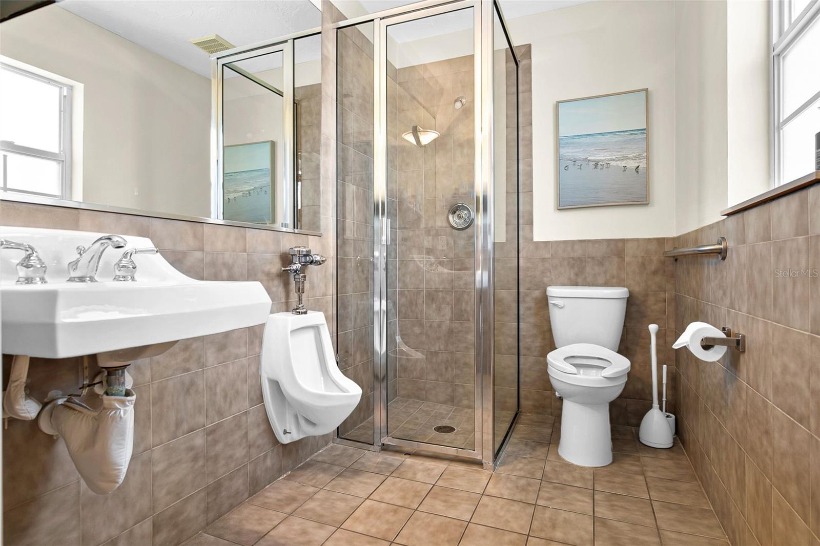 Image 24 of 65 For 525 8th Street W