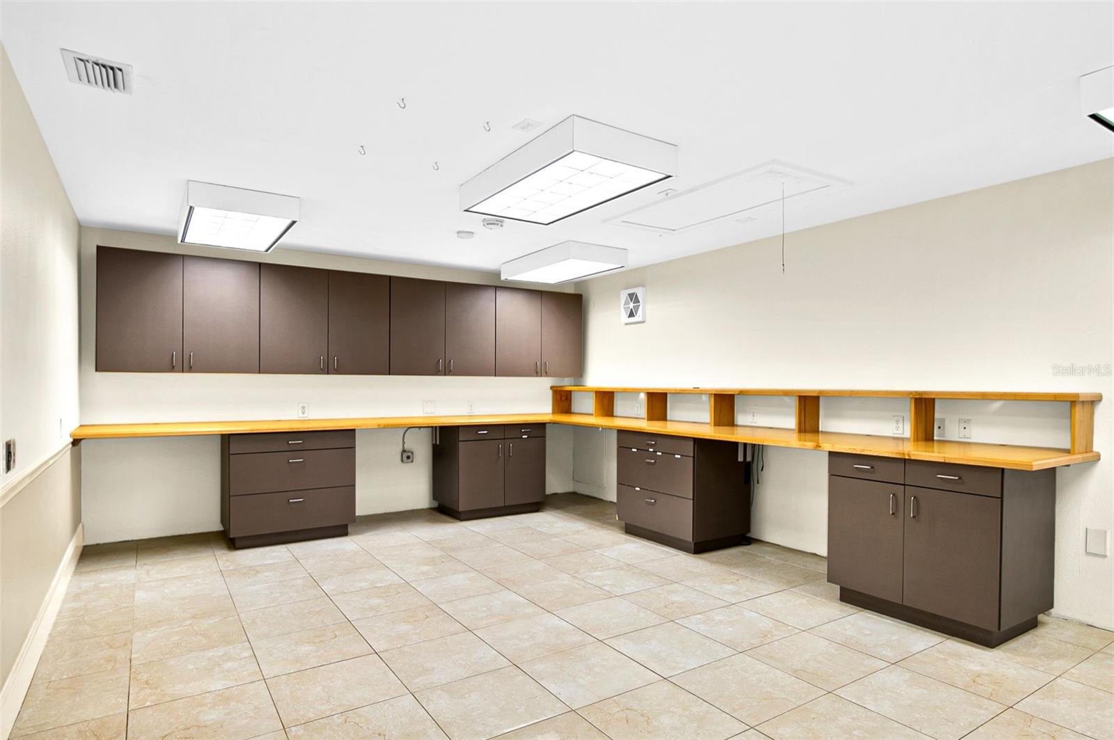 Image 43 of 65 For 525 8th Street W