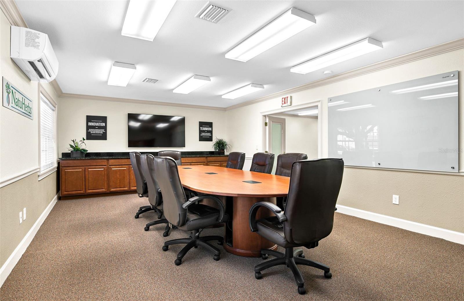 Image 9 of 65 For 525 8th Street W