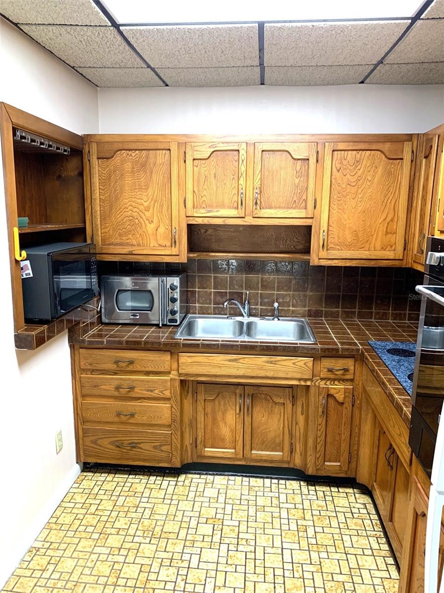 Image 7 of 29 For 712 116th Avenue