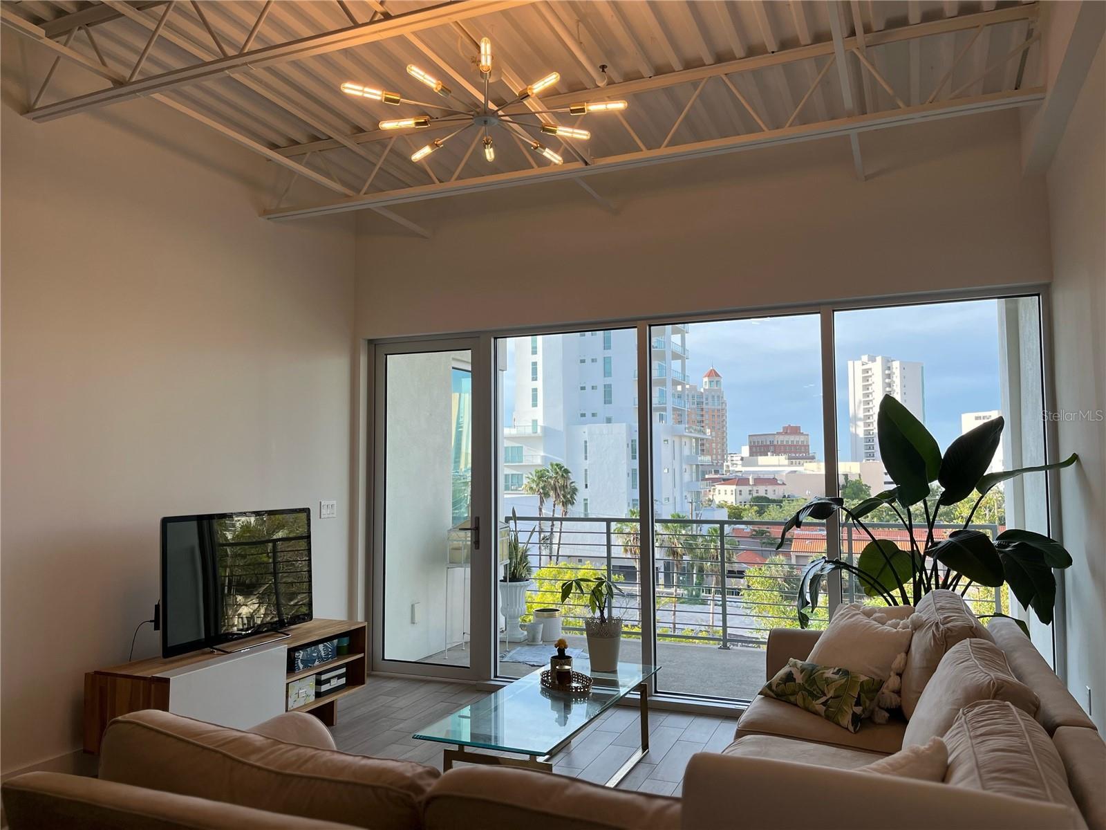 Image 3 of 34 For 332 Cocoanut Street 507