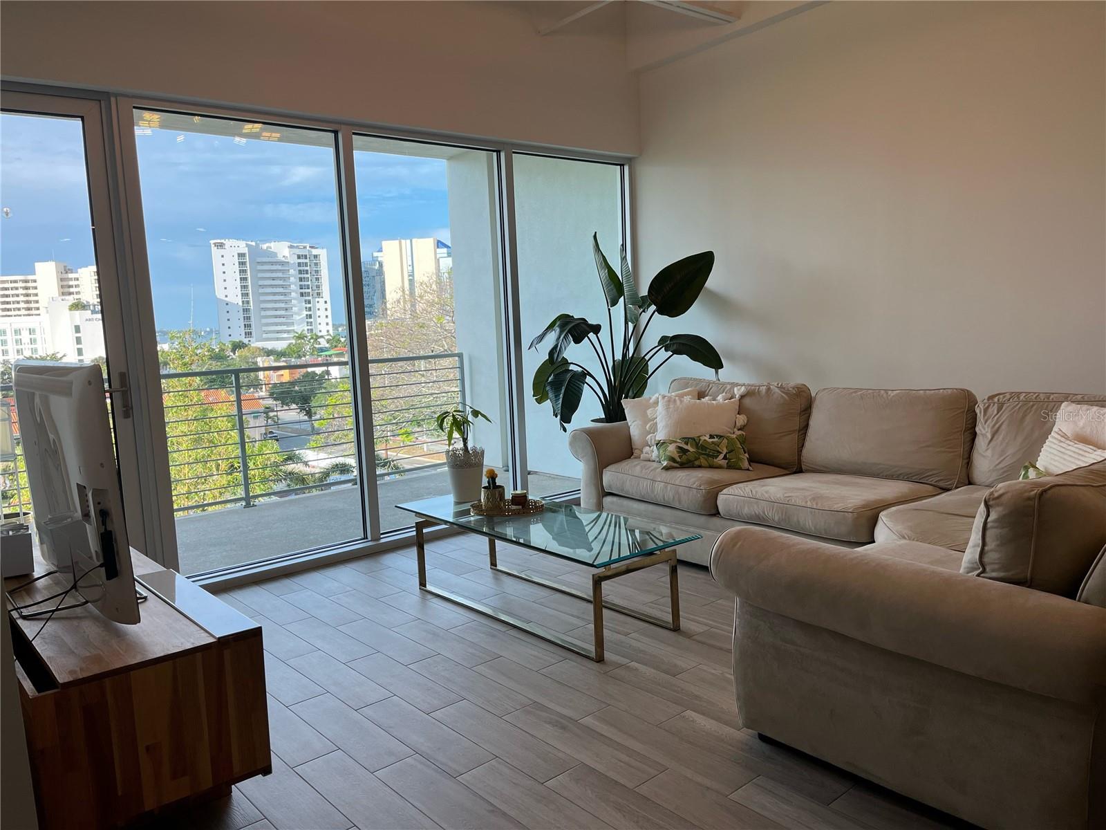 Image 4 of 34 For 332 Cocoanut Street 507