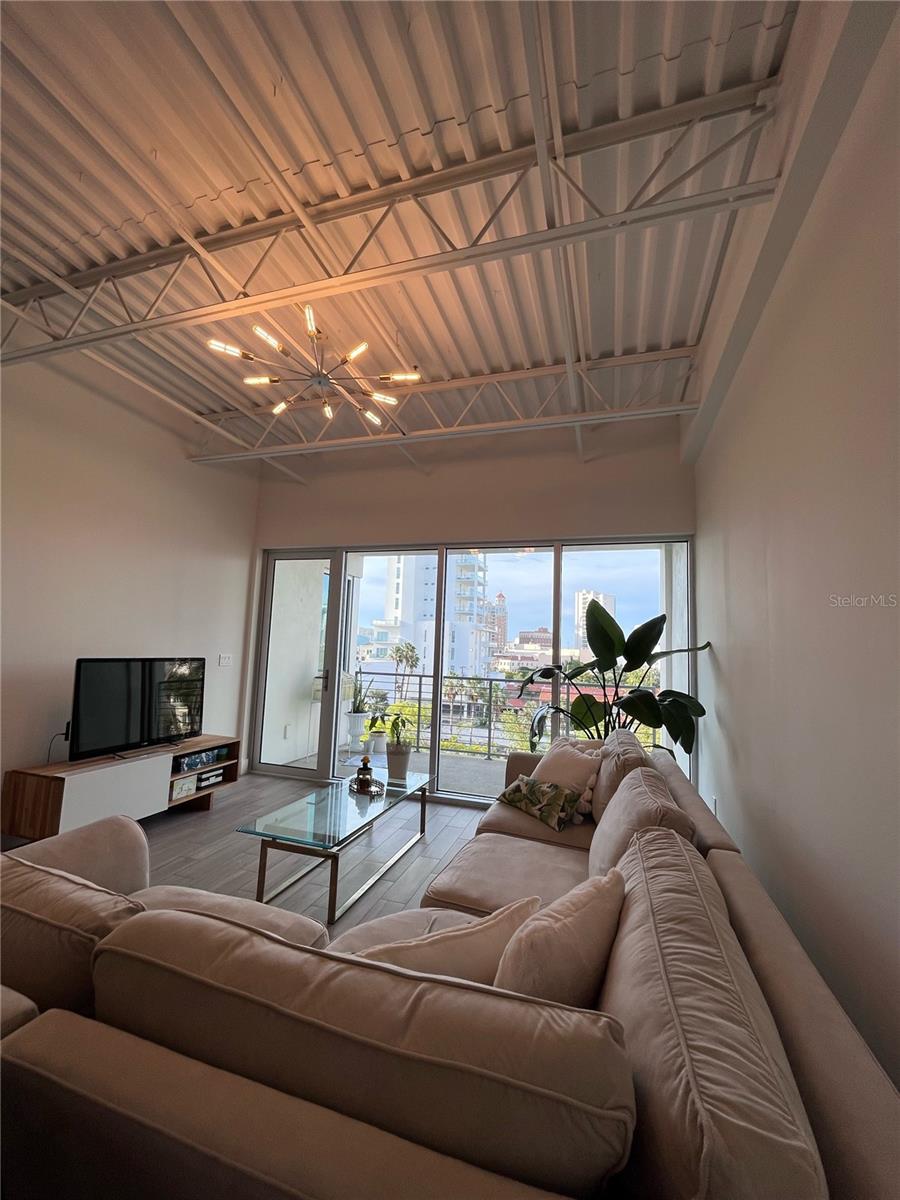 Image 7 of 34 For 332 Cocoanut Street 507