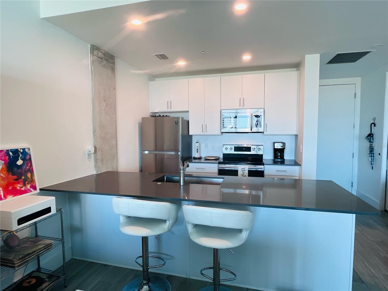 Image 8 of 34 For 332 Cocoanut Street 507