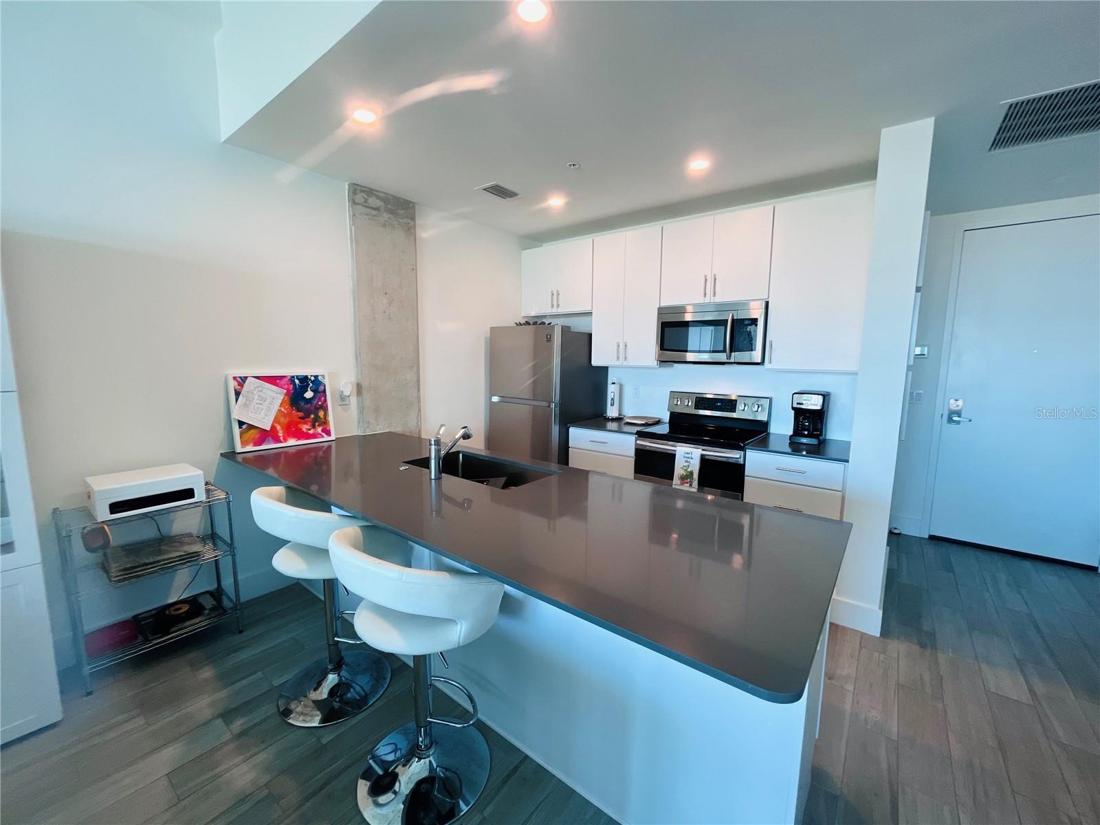 Image 9 of 34 For 332 Cocoanut Street 507