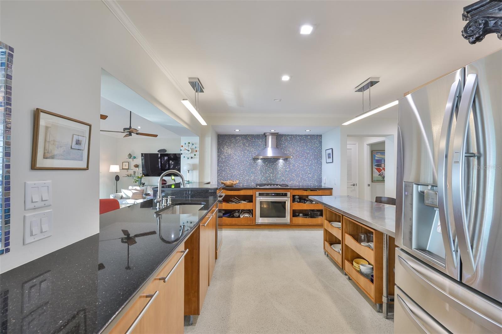 Image 19 of 95 For 2158 Blossom Way S