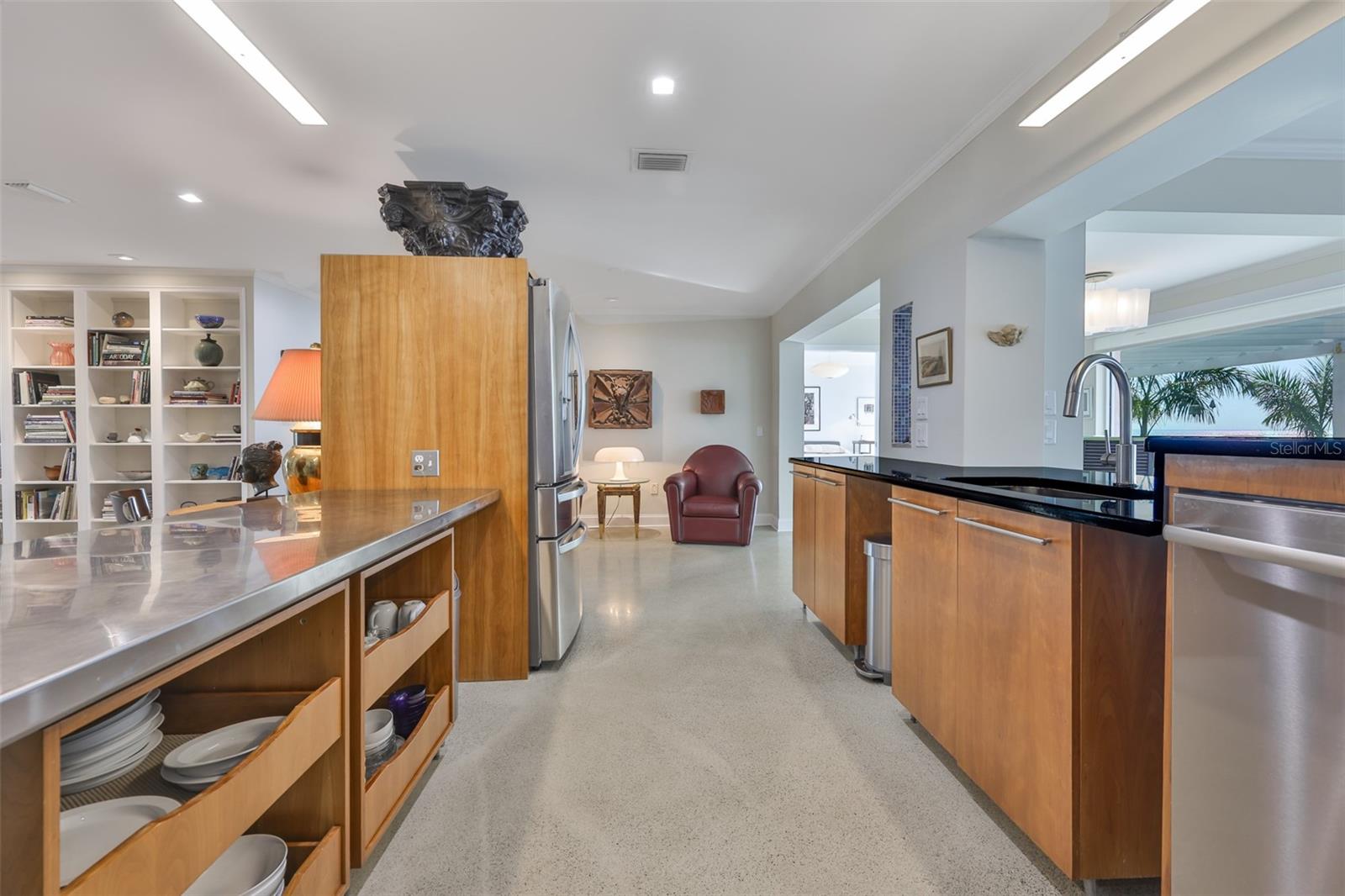 Image 22 of 95 For 2158 Blossom Way S