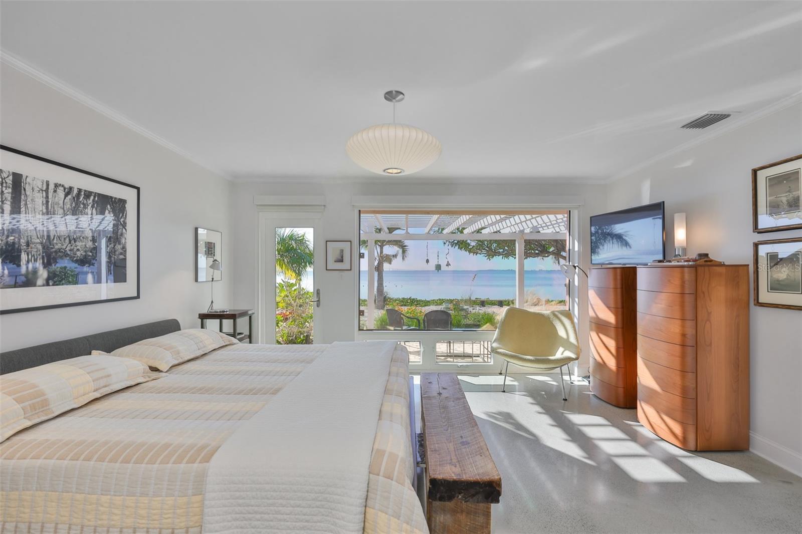 Image 42 of 95 For 2158 Blossom Way S