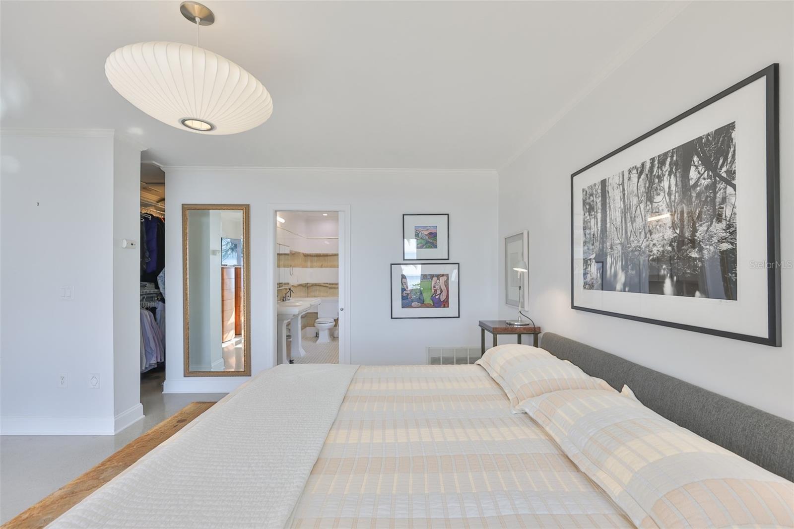 Image 43 of 95 For 2158 Blossom Way S