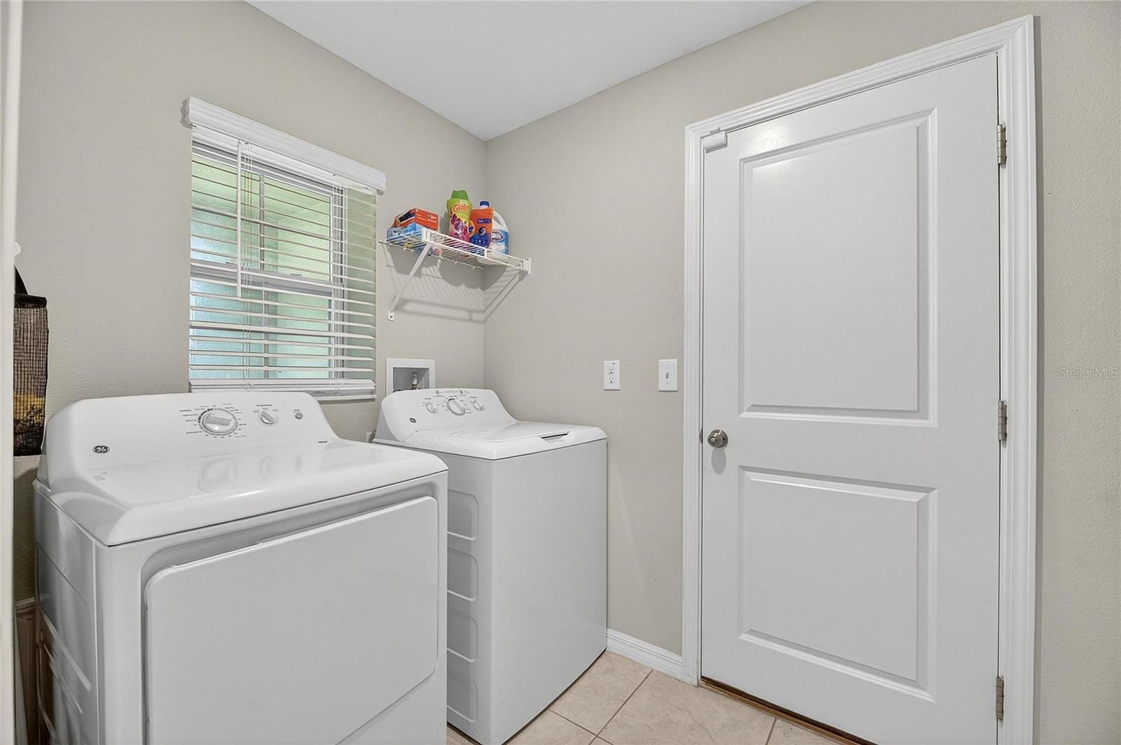 Image 8 of 33 For 921 Fennel Seed Way