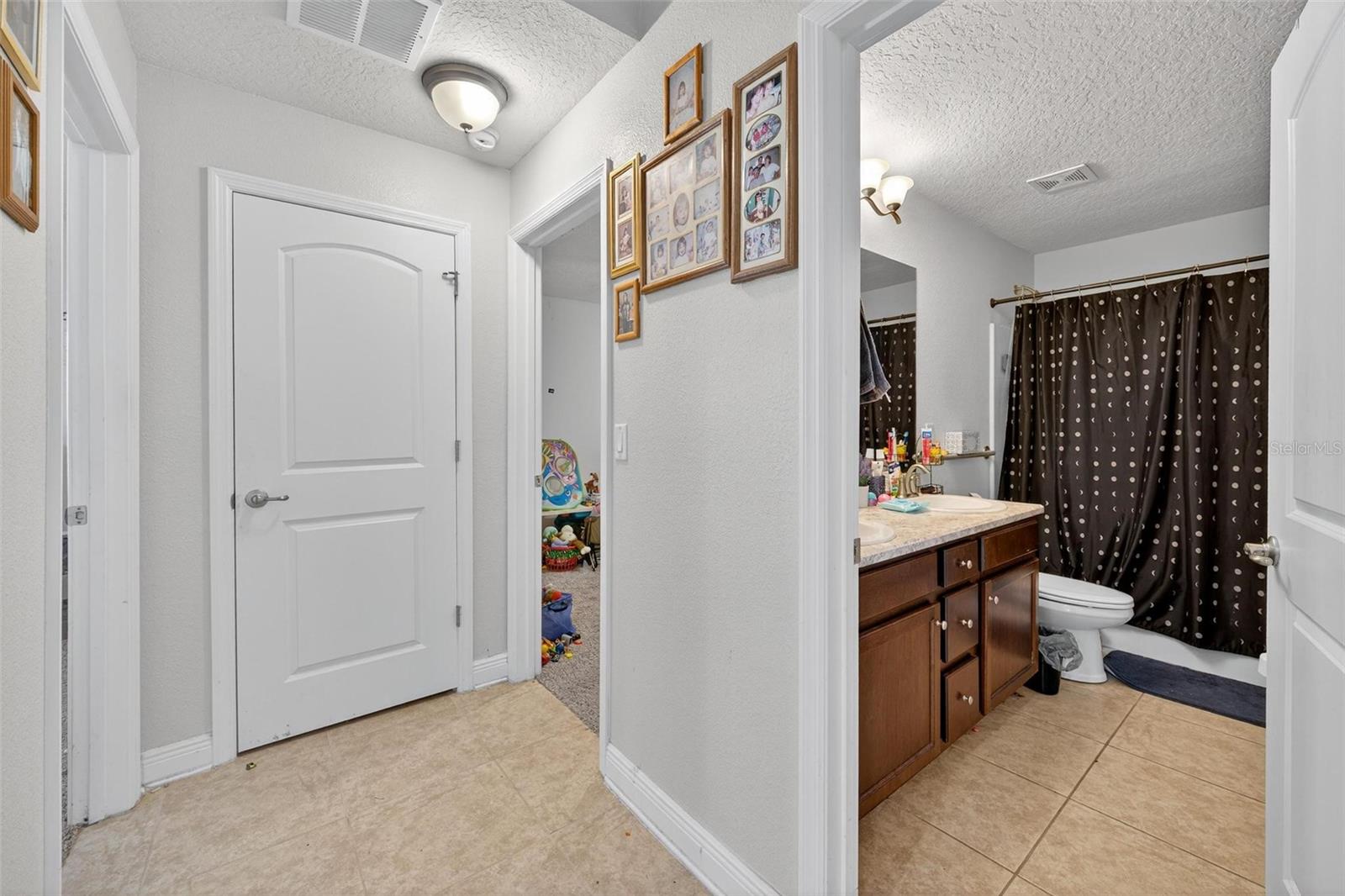 Image 26 of 54 For 2005 Angel Fish Loop