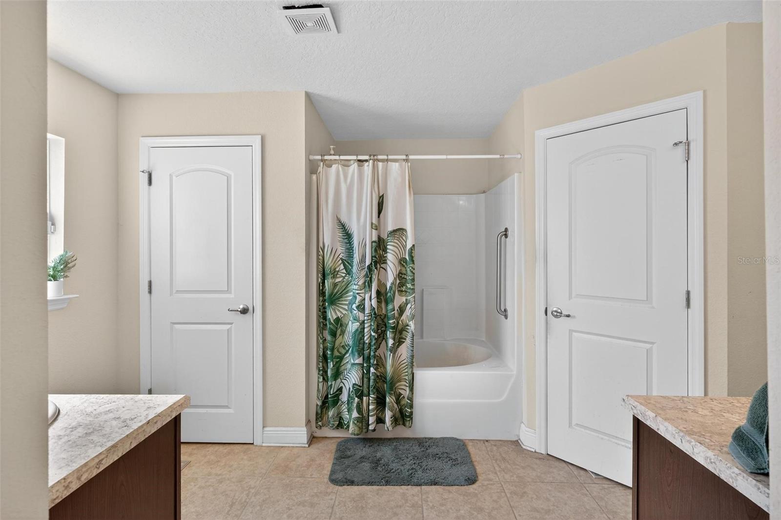 Image 45 of 54 For 2005 Angel Fish Loop