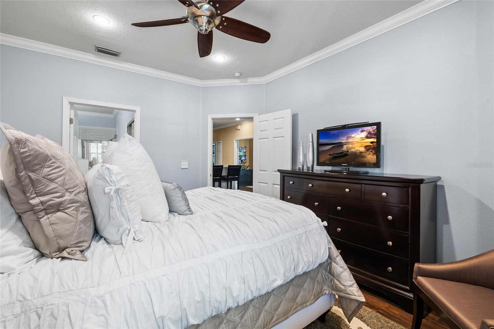 Image 14 of 43 For 9510 Georgian Park Lane 107