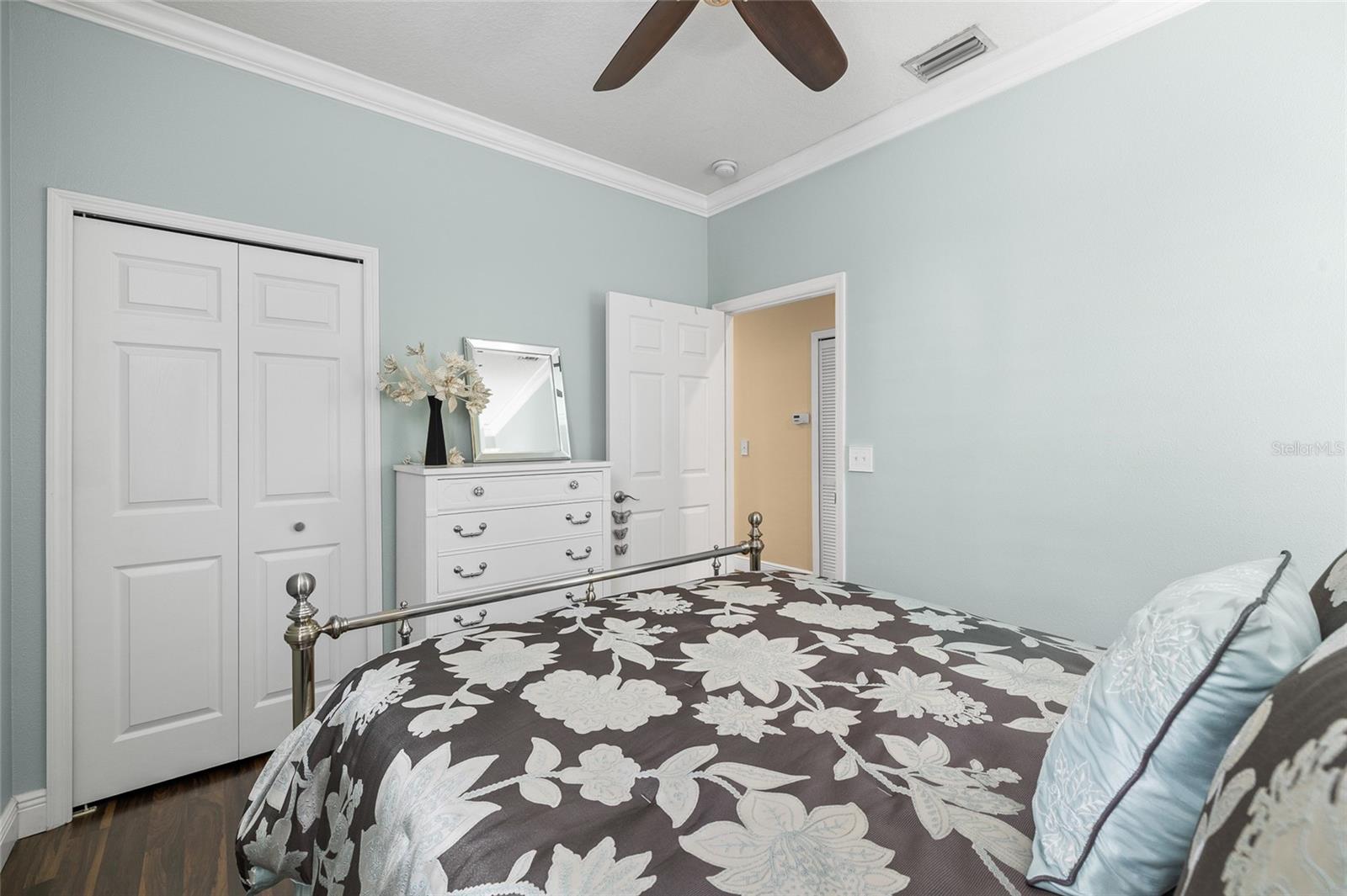 Image 17 of 43 For 9510 Georgian Park Lane 107