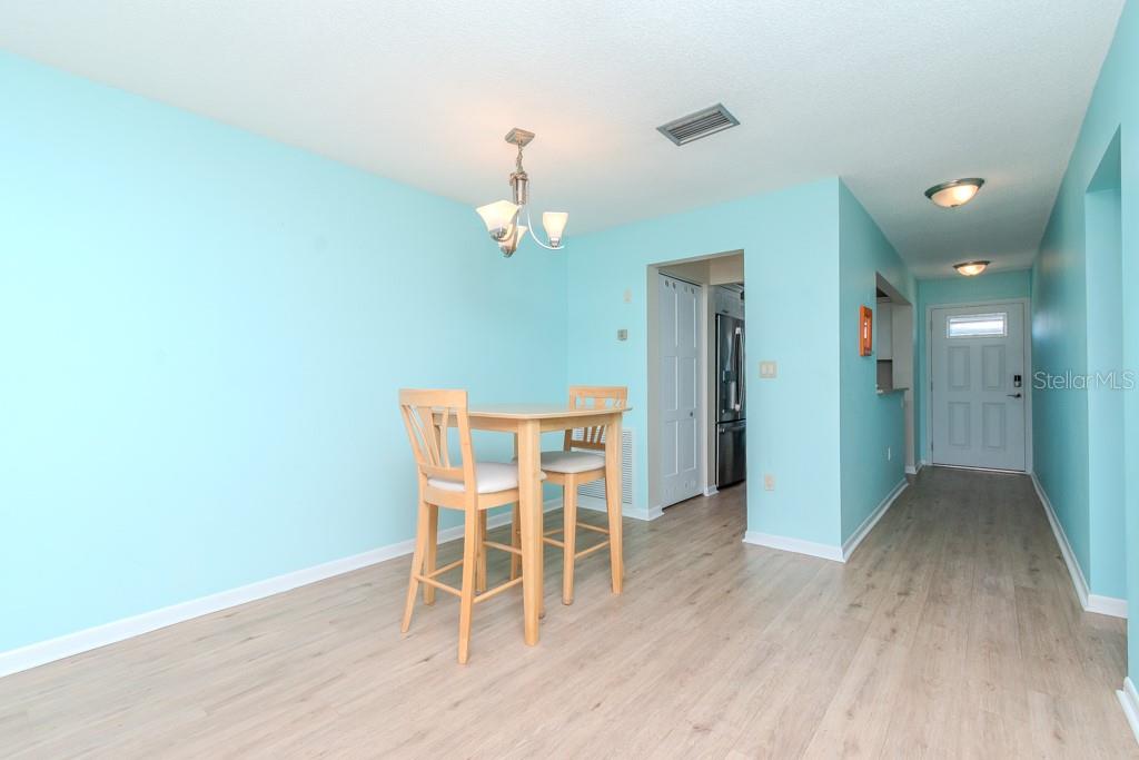 Image 11 of 51 For 6025 Shore Boulevard S 611