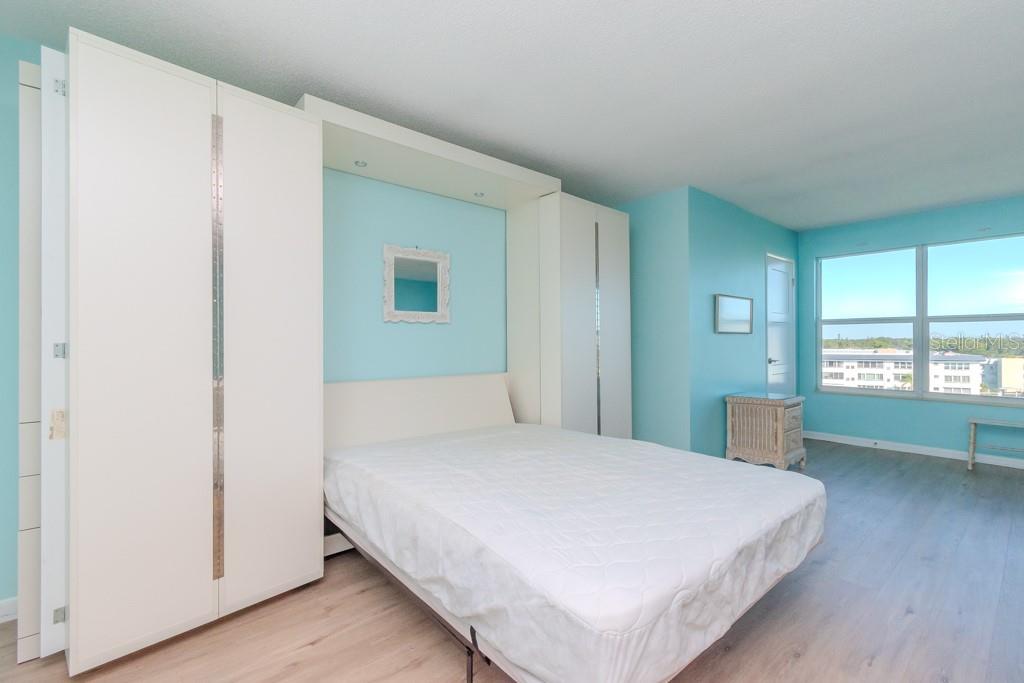 Image 16 of 51 For 6025 Shore Boulevard S 611