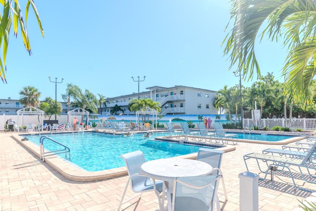 Image 30 of 51 For 6025 Shore Boulevard S 611